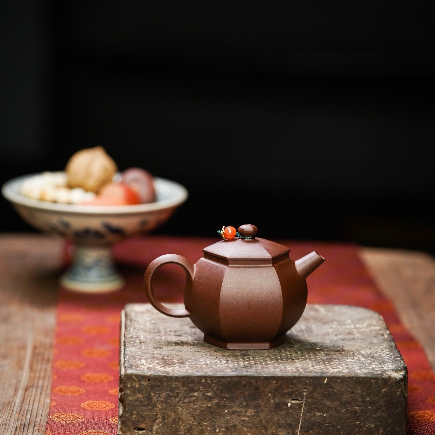 Liu Fang Gong Deng 120cc - Yixing Handmade Teapot 江苏宜兴
