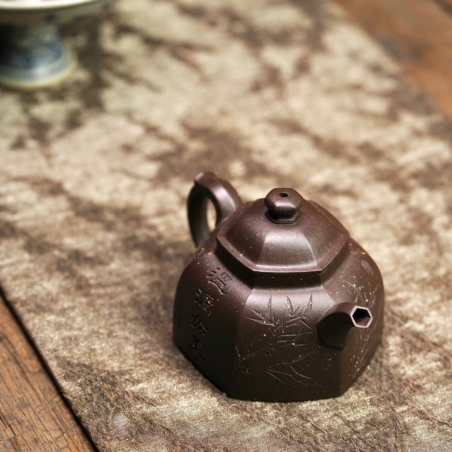 Liu Ling Wen Ren 160cc - Yixing Handmade Teapot 江苏宜兴