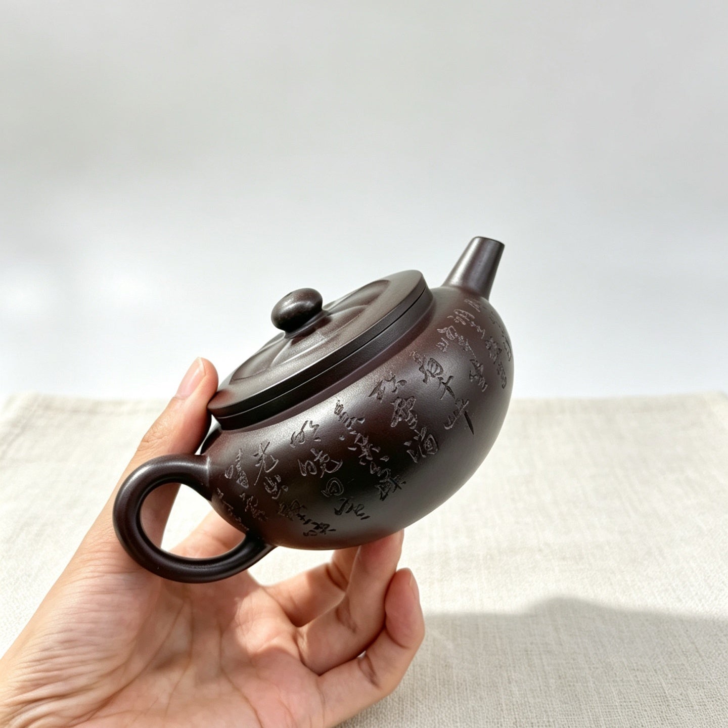 Gu Yun Lian Hua 200cc - Yixing Handmade Teapot 江苏宜兴