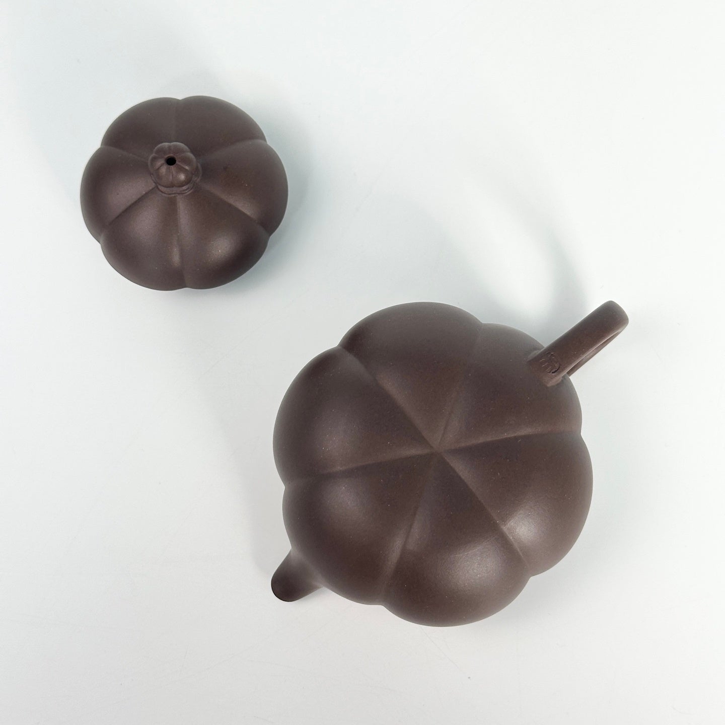 Ling Hua 125cc - Yixing Handmade Teapot 江苏宜兴
