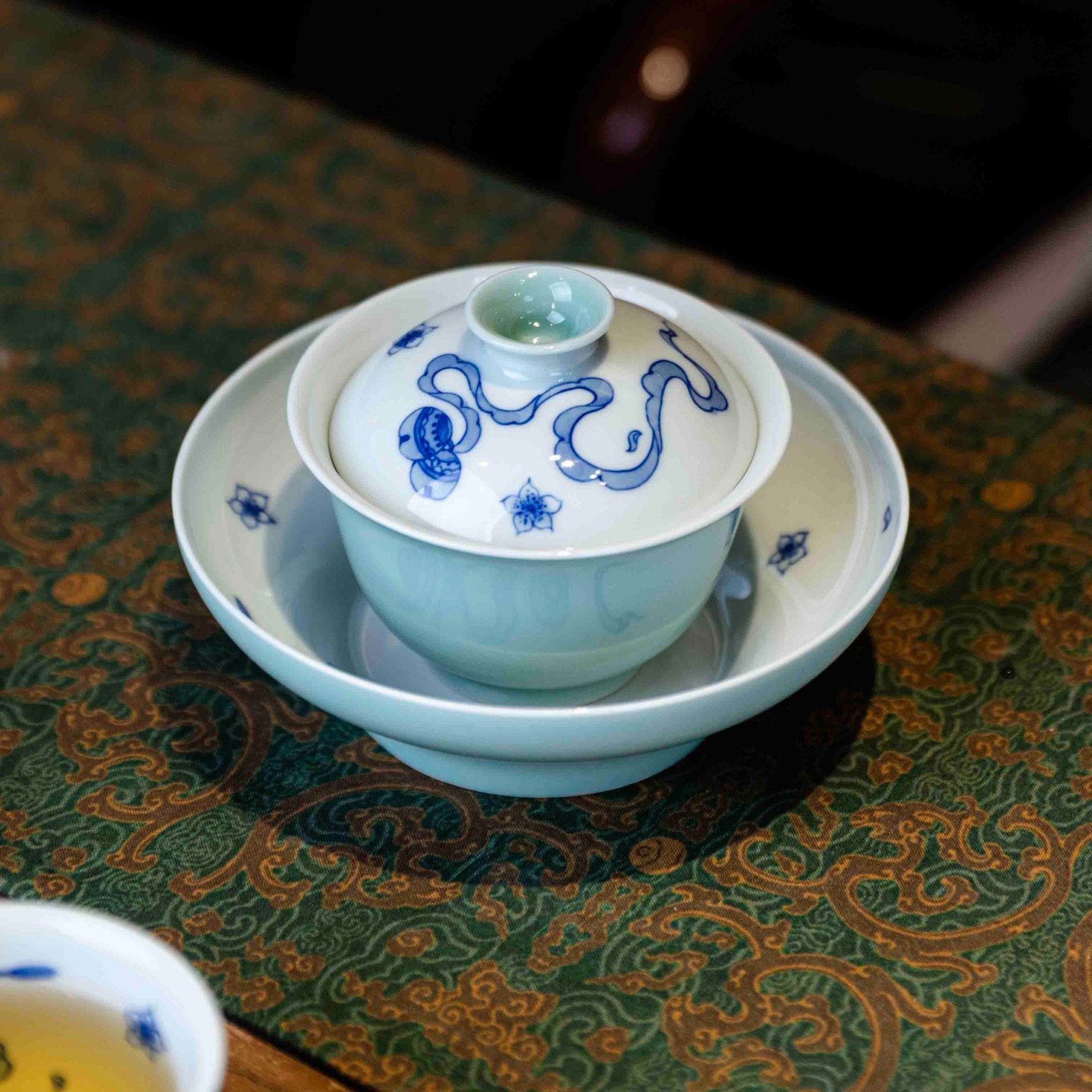 Xiu Qiu Hua 120cc - Jing De Zhen Porcelain Gaiwan - zycs_China