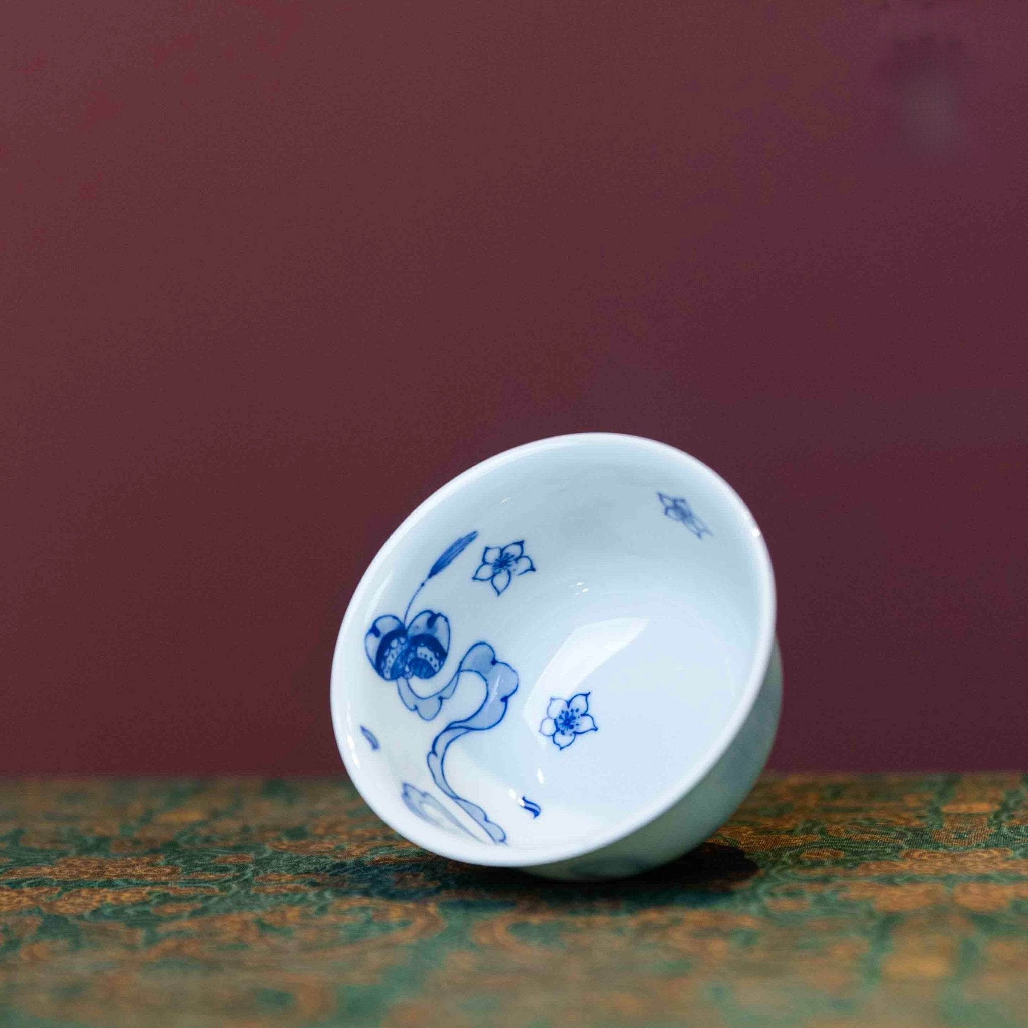 Xiu Qiu Hua 120cc - Jing De Zhen Porcelain Gaiwan - zycs_China