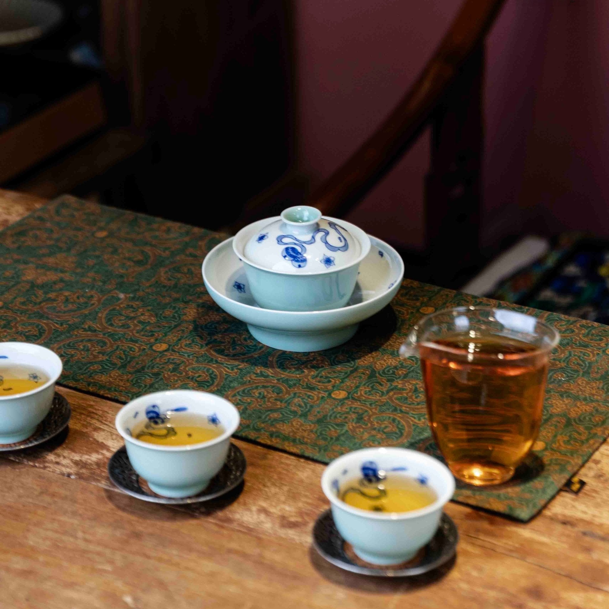 Xiu Qiu Hua 120cc - Jing De Zhen Porcelain Gaiwan - zycs_China