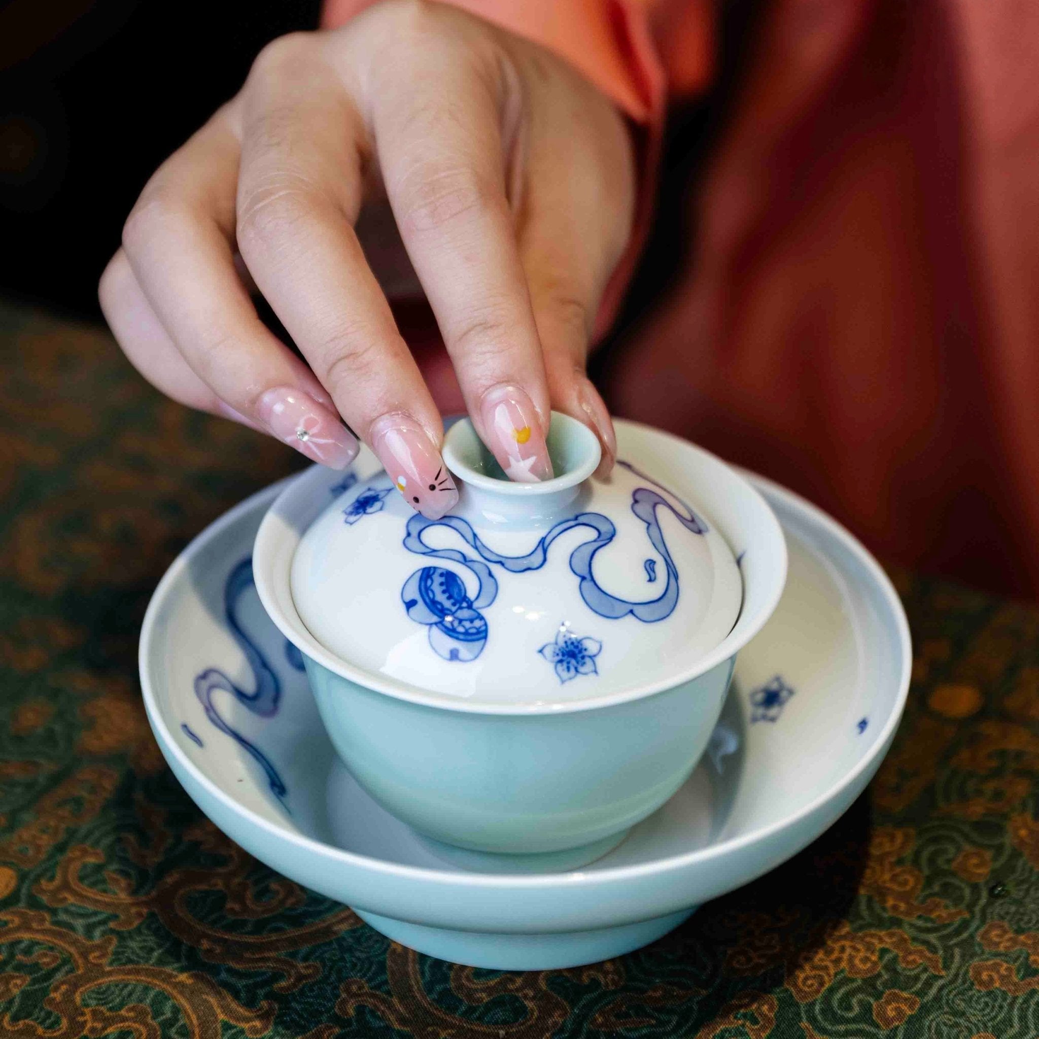 Xiu Qiu Hua 120cc - Jing De Zhen Porcelain Gaiwan - zycs_China