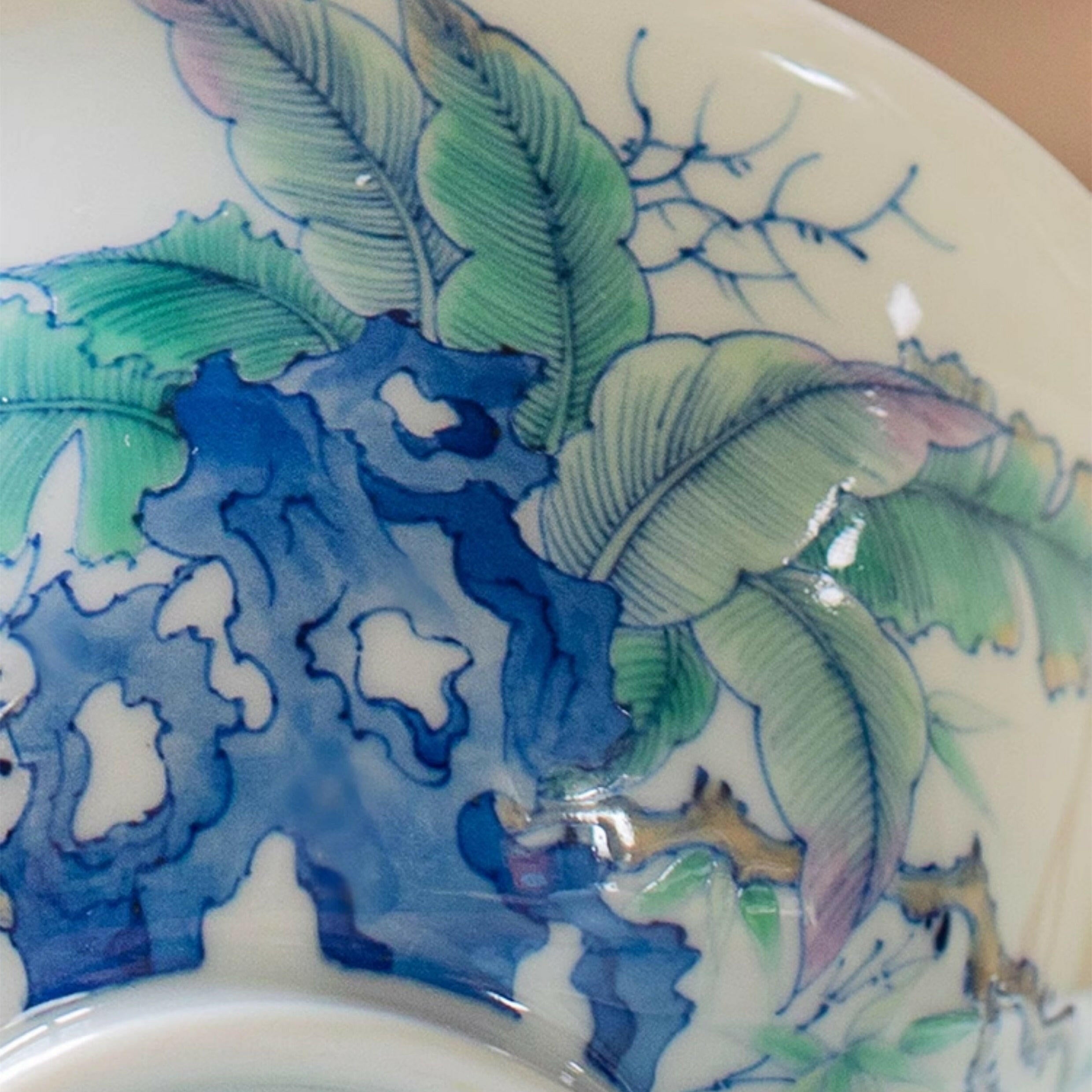 Tai Hu Shi Ba Jiao Cui Niao - Jing De Zhen Porcelain Gaiwan zycschina