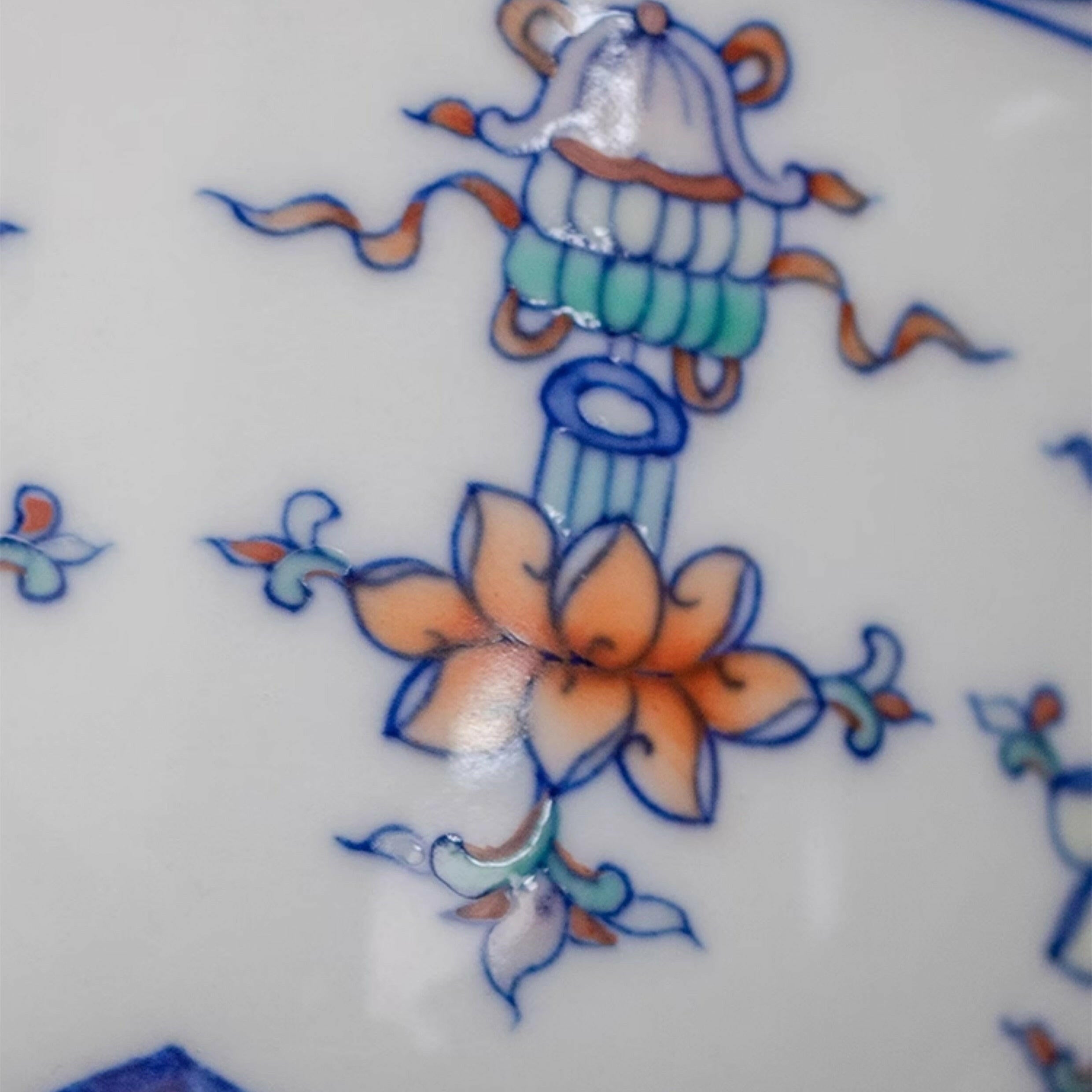 Lian Tuo Ba Bao - Jing De Zhen Porcelain Gaiwan zycschina