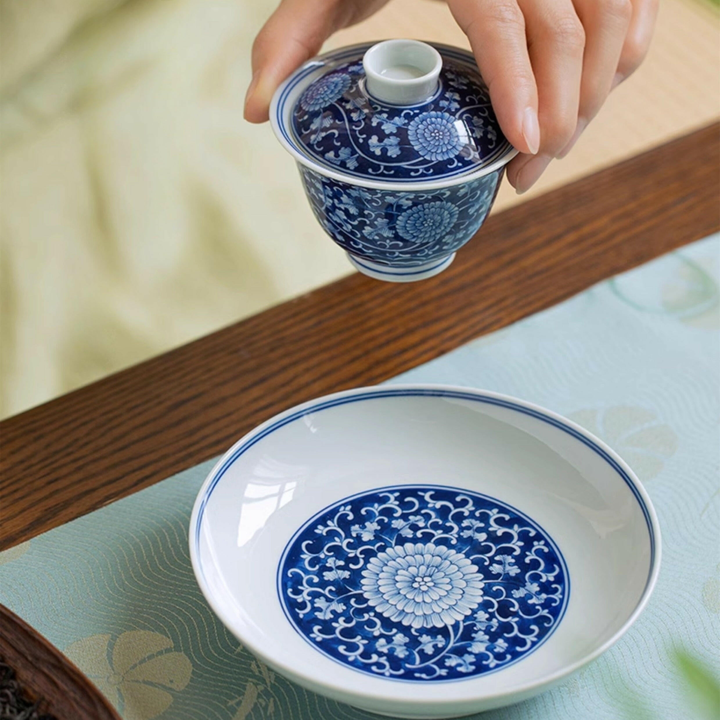 Lan Di Chan Zhi Ju Wen - Jing De Zhen Porcelain Gaiwan zycschina