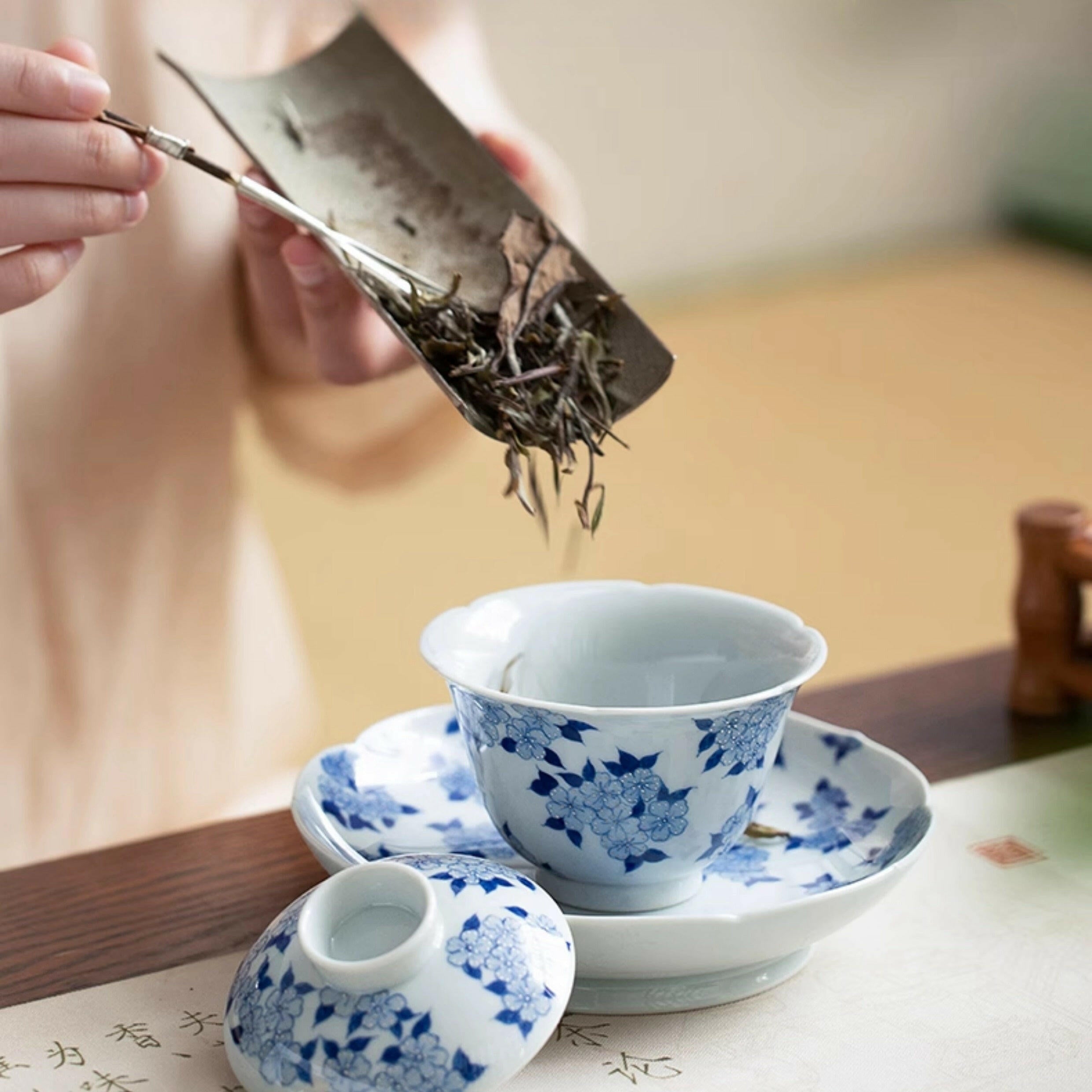 Li Hua Sa Jin - Jing De Zhen Porcelain Gaiwan zycschina