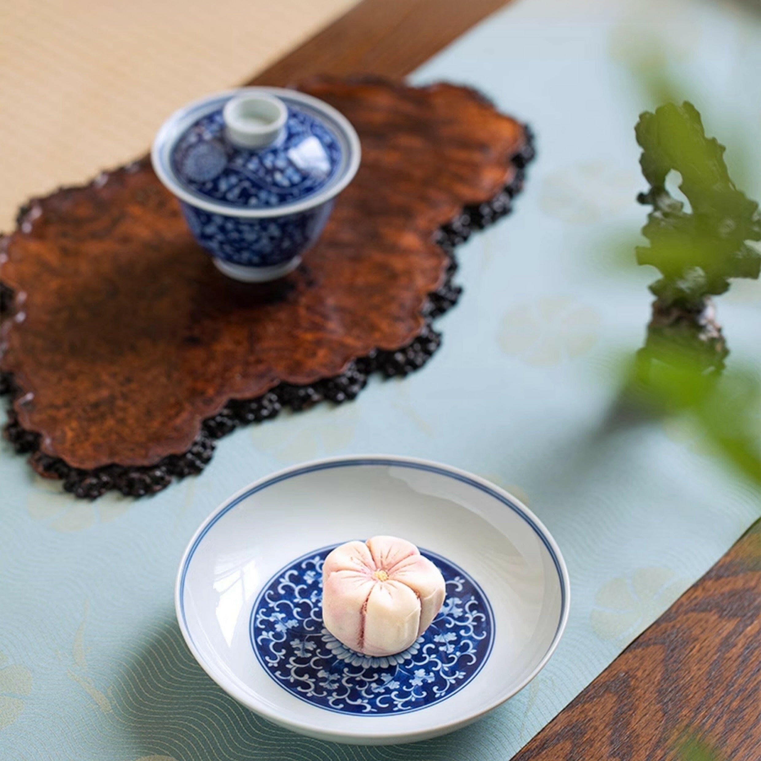 Lan Di Chan Zhi Ju Wen - Jing De Zhen Porcelain Gaiwan zycschina