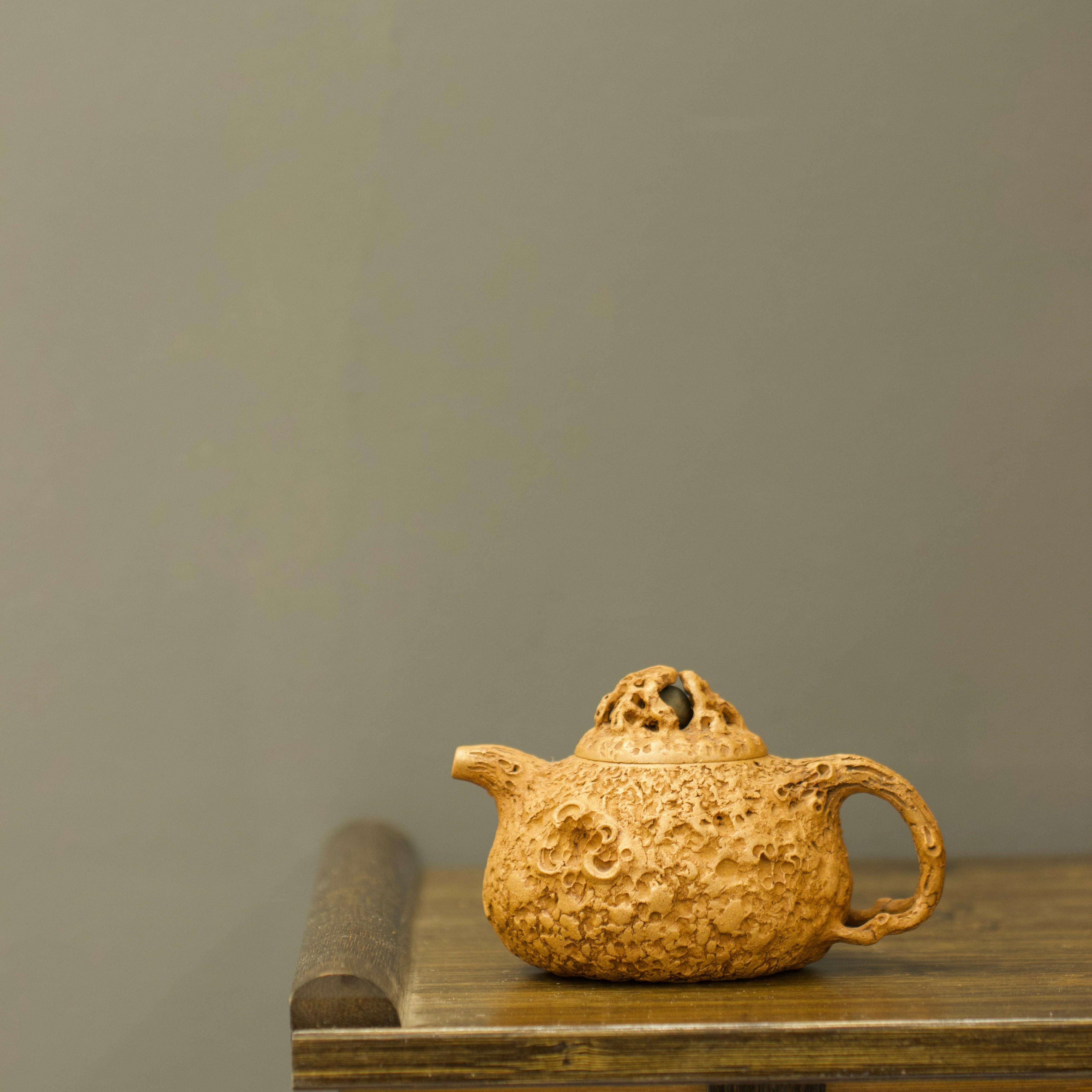 Long Zhu Gong Chun 175cc - Yixing Handmade Teapot 江苏宜兴