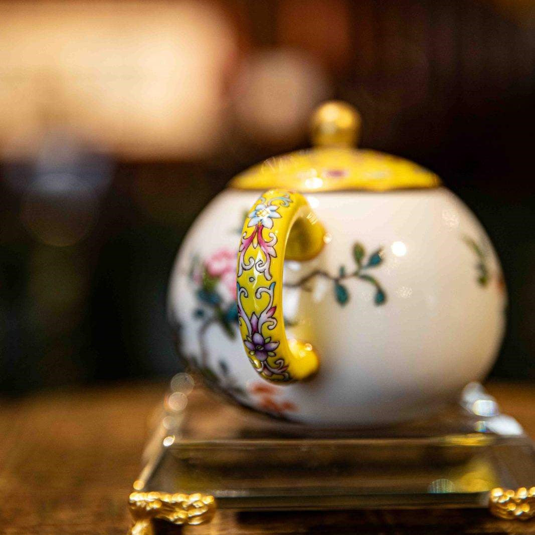 Shi Liu Xi Shi - Jing De Zhen Porcelain Teapot zycschina