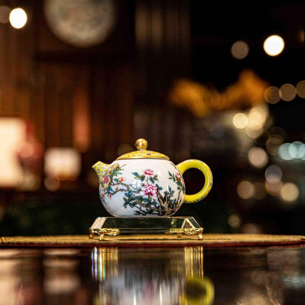 Shi Liu Xi Shi - Jing De Zhen Porcelain Teapot zycschina