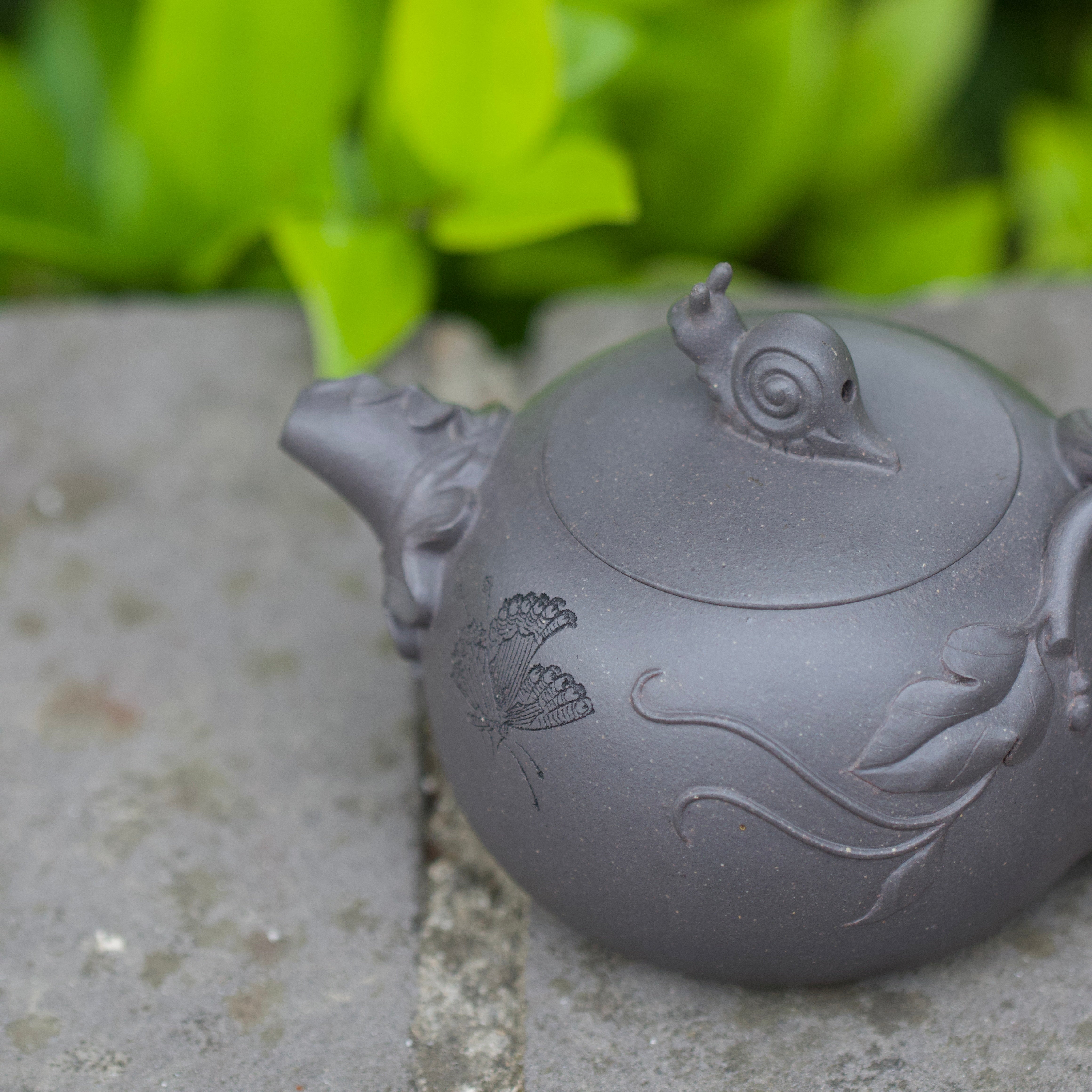 Man Bu Ren Sheng 200cc - Yixing Handmade Teapot.