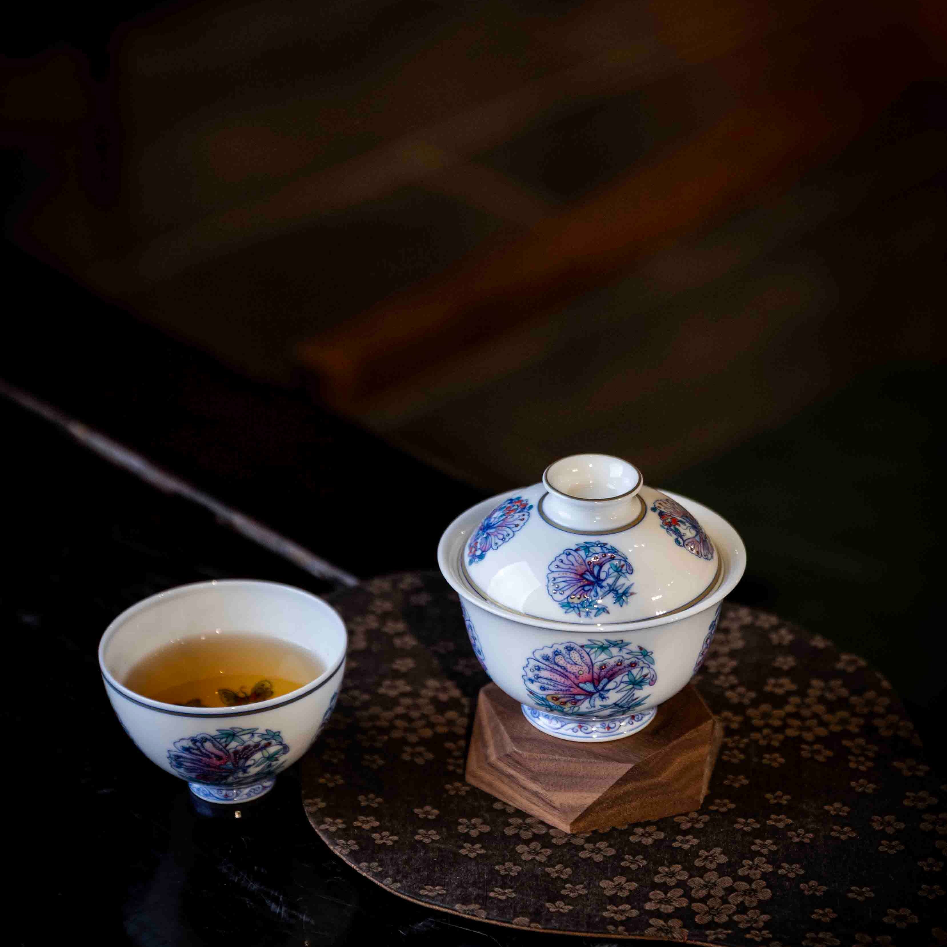 Tuan Hua Die 180cc - Jing De Zhen Porcelain Gaiwan Set zycschina