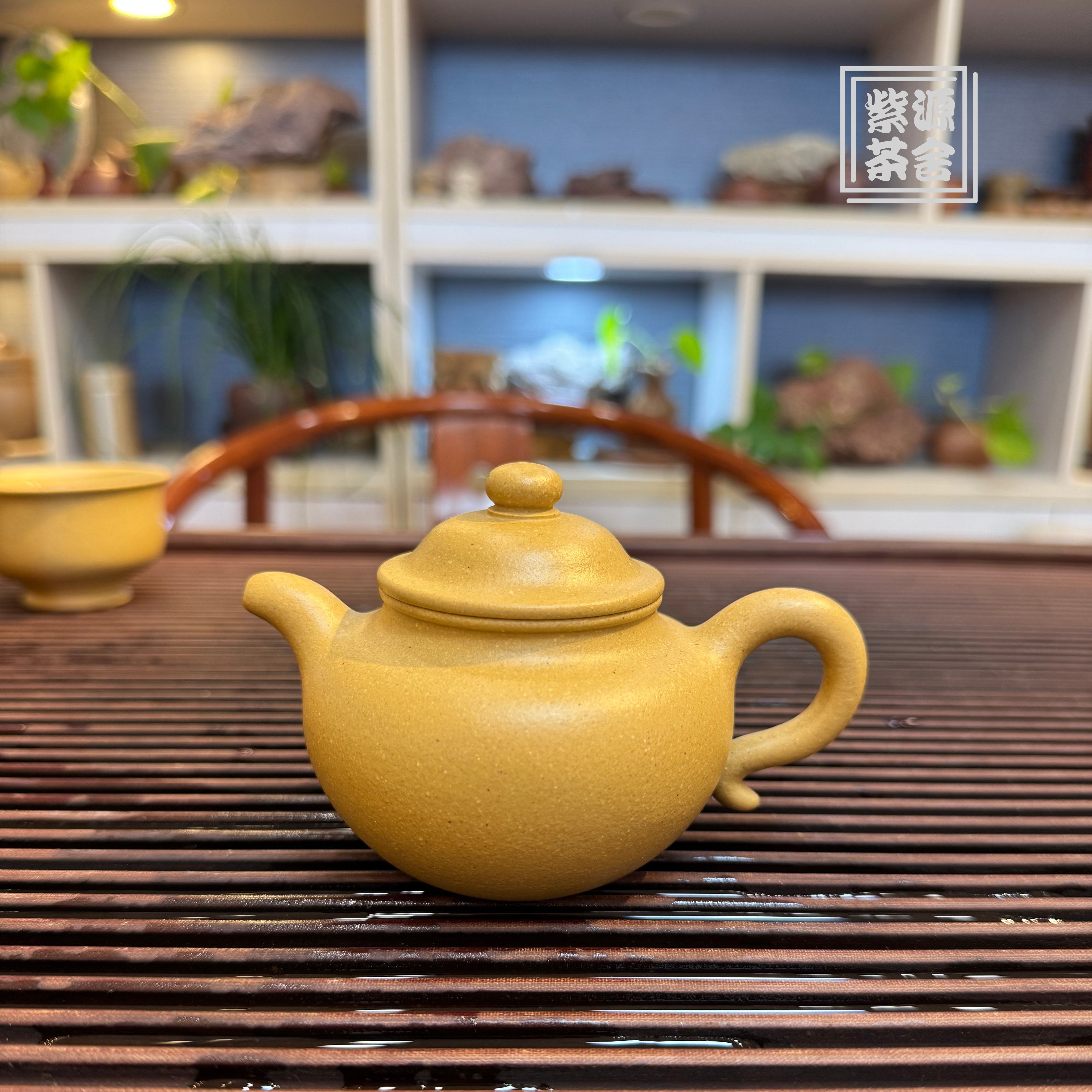 Lian Zi 180cc - Yixing Handmade Teapot 江苏宜兴