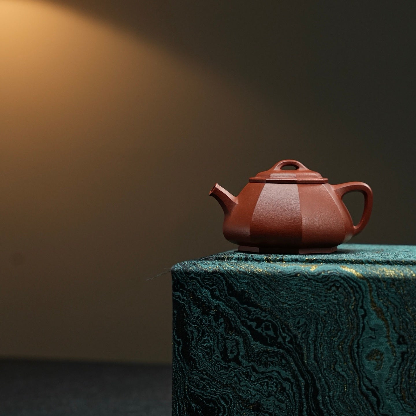 Ba Fang Jing Piao 180cc - Yixing Handmade Teapot 江苏宜兴