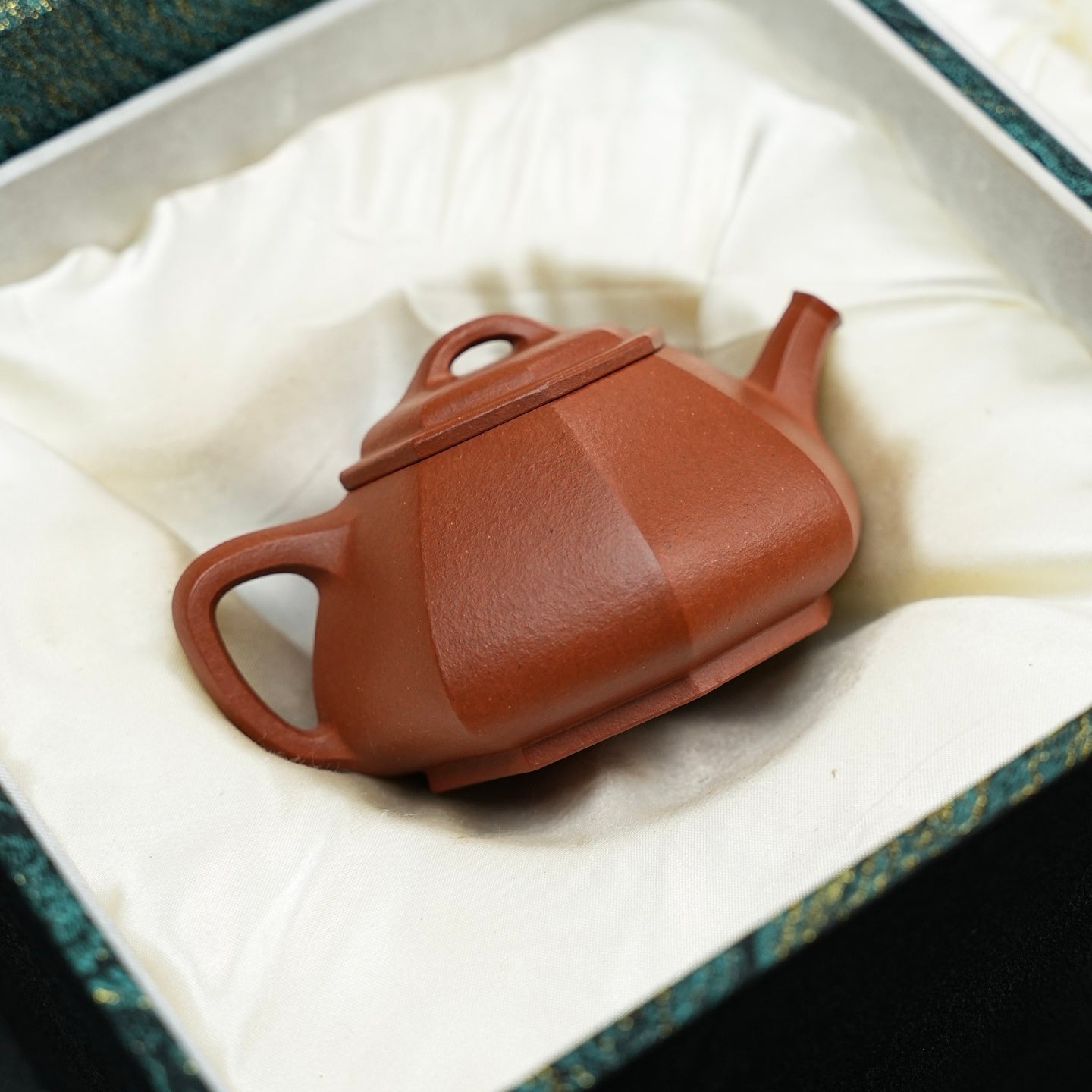 Ba Fang Jing Piao 180cc - Yixing Handmade Teapot 江苏宜兴