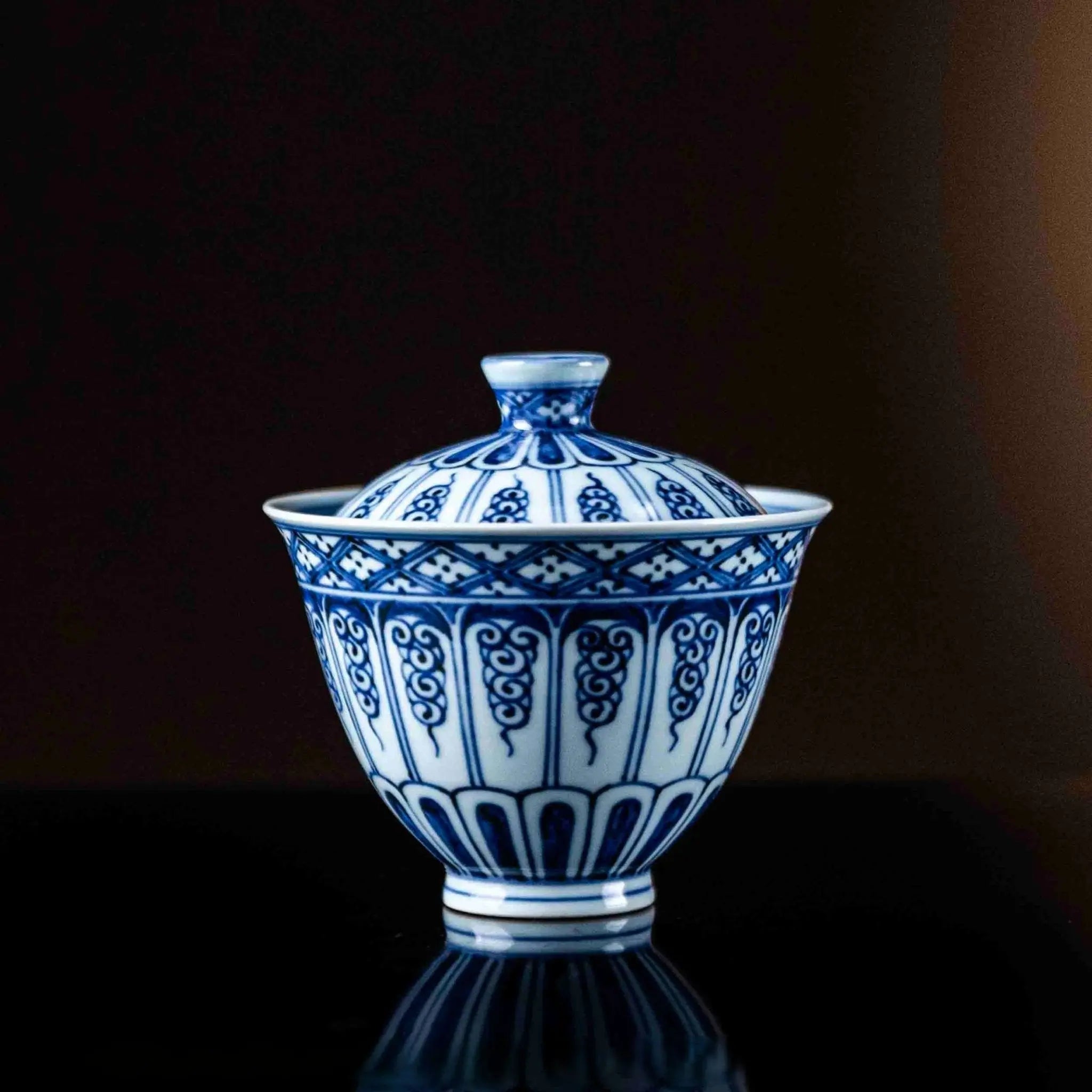 Bao Xiang Juan Cao 150cc - Jing De Zhen Porcelain Gaiwan zycschina