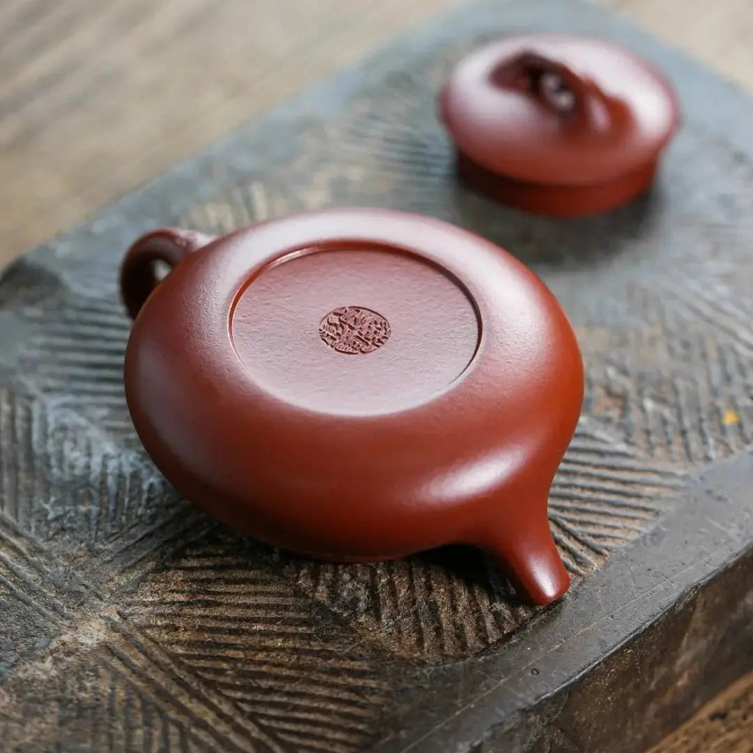 Bian Shi 165cc - Yixing Handmade Teapot 江苏宜兴