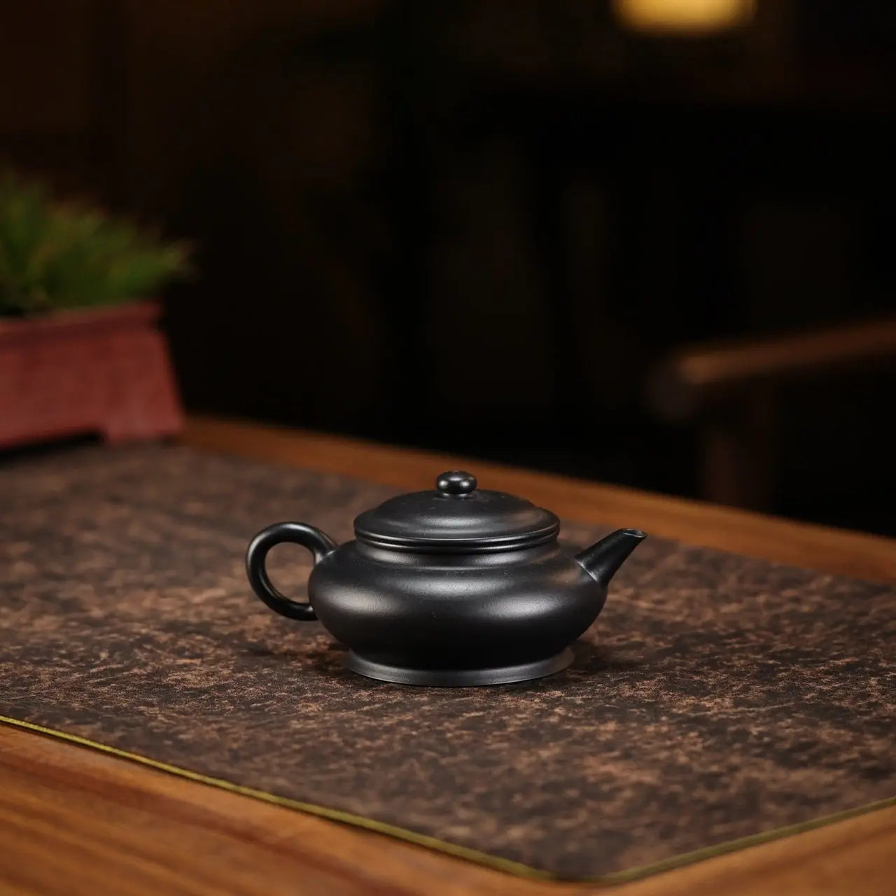 Bian Shui Ping 200cc - Yixing Handmade Teapot 江苏宜兴