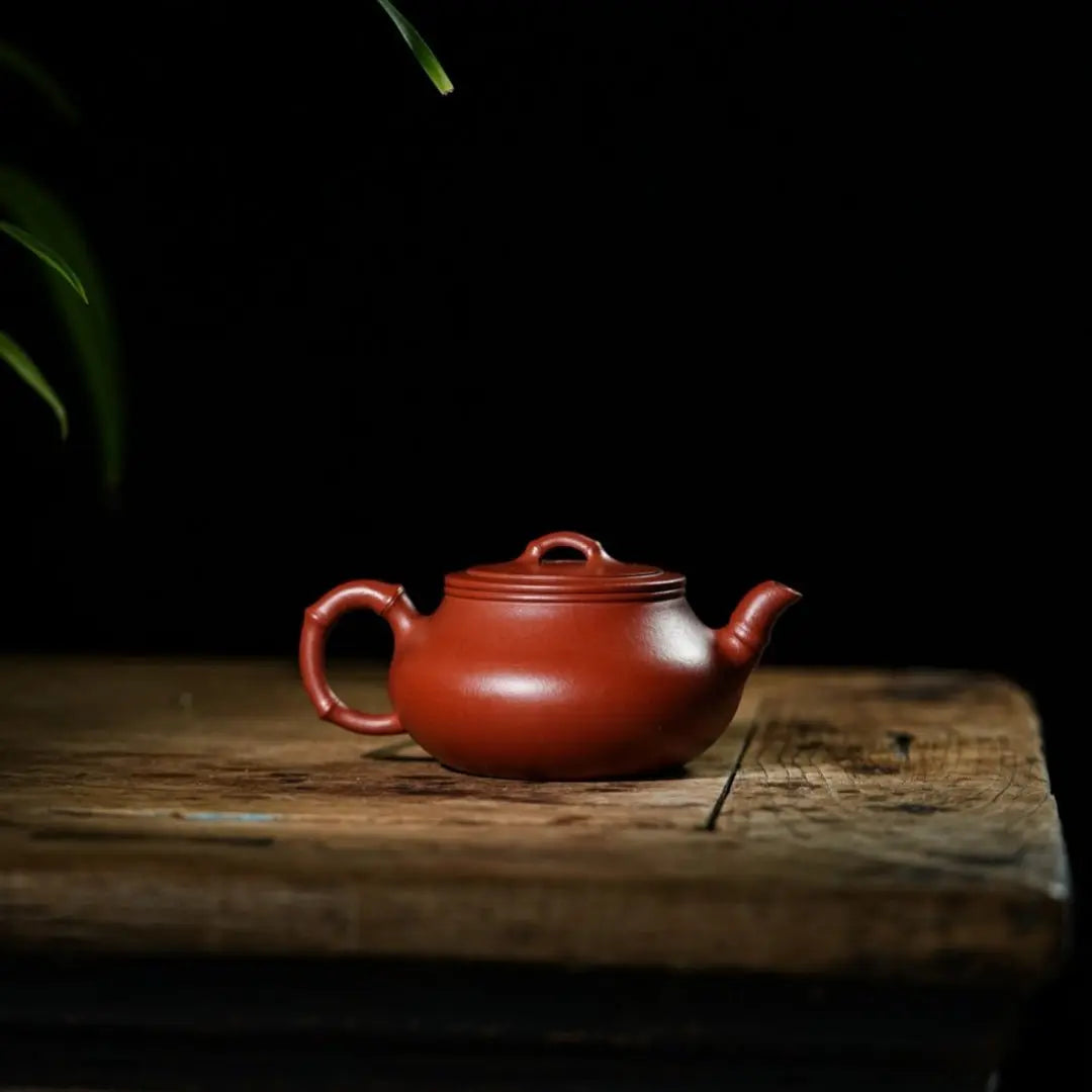 Bian Ying 200cc - Yixing Handmade Teapot 江苏宜兴