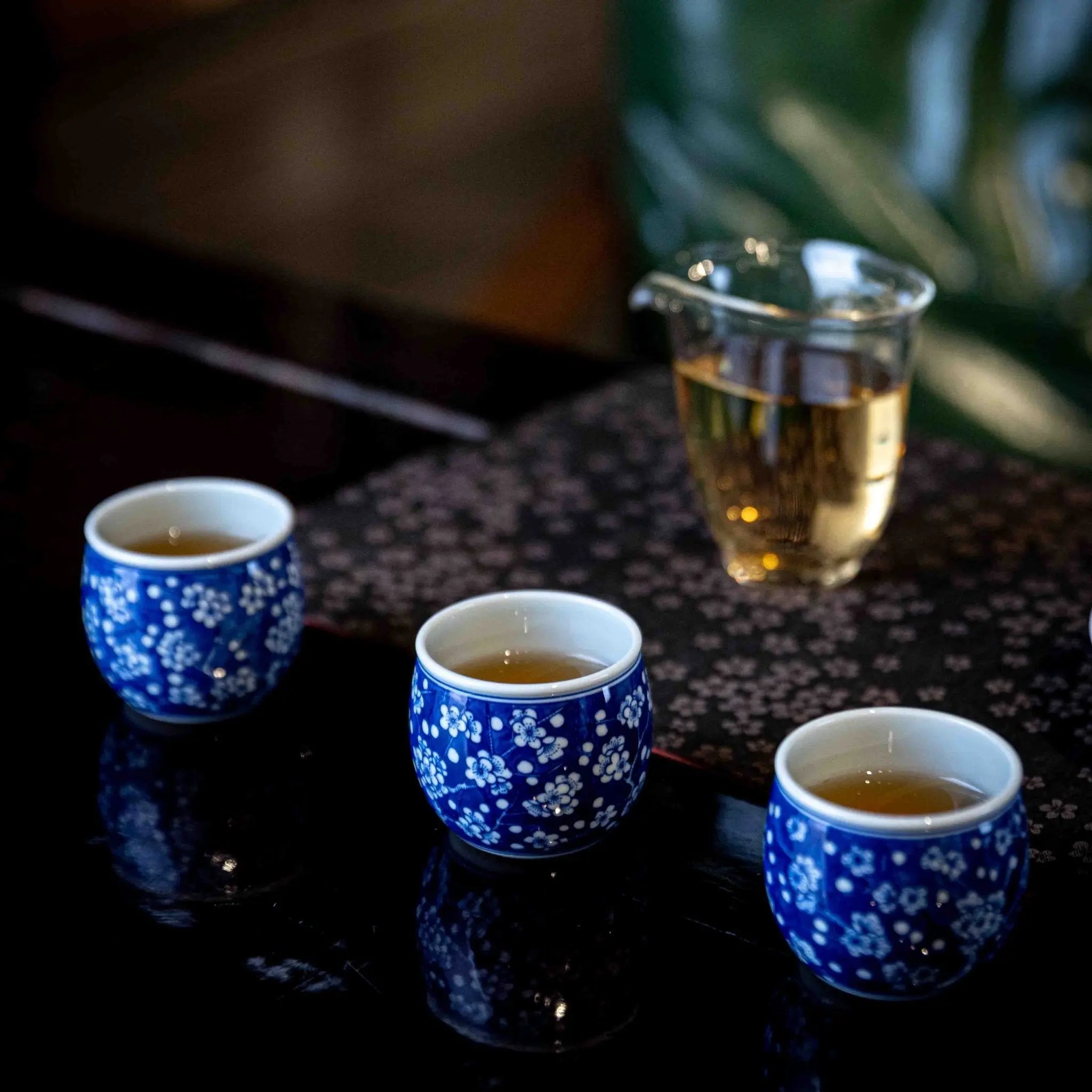 Bing Mei 150cc - Jing De Zhen Porcelain Gaiwan zycschina