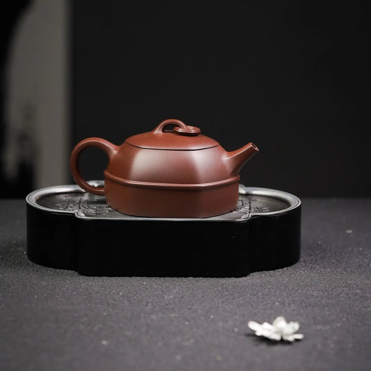 Chen Zhong 180cc - Yixing Handmade Teapot 江苏宜兴