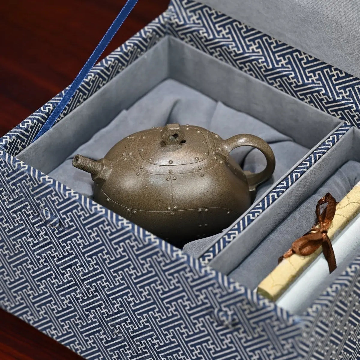 Cyberpunk 180cc - Yixing Handmade Teapot 江苏宜兴
