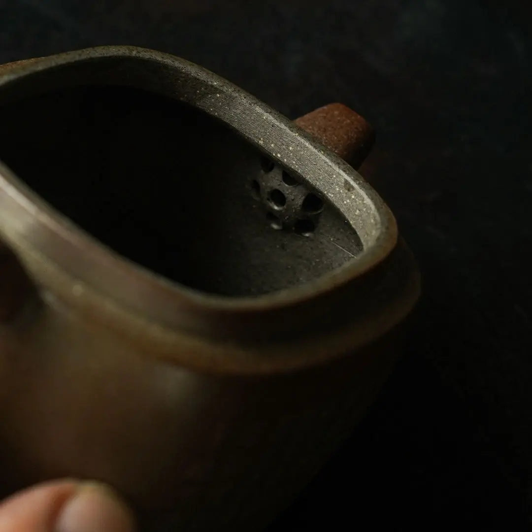 Da Bin Yao Yuan 130cc - Yixing Handmade Teapot 江苏宜兴
