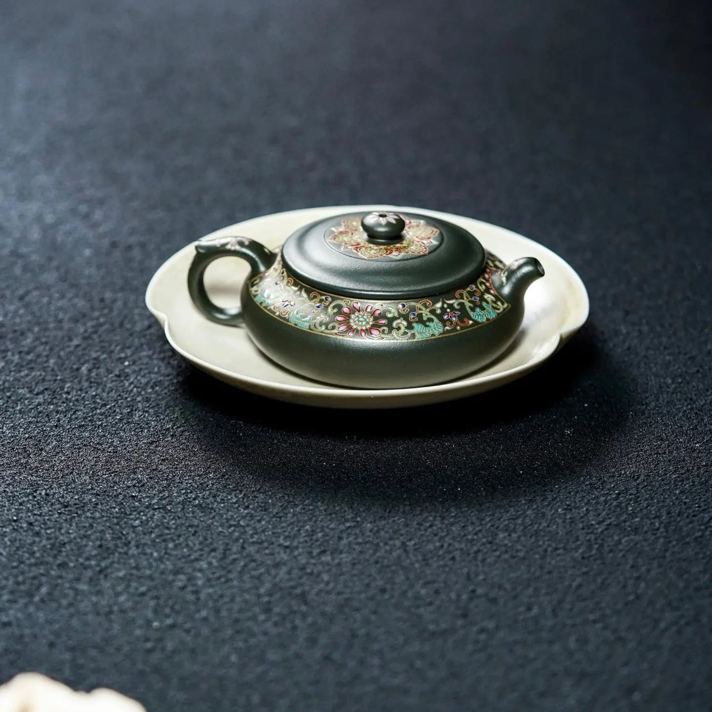 Da Yun Xu Bian 130cc - Yixing Handmade Teapot 江苏宜兴
