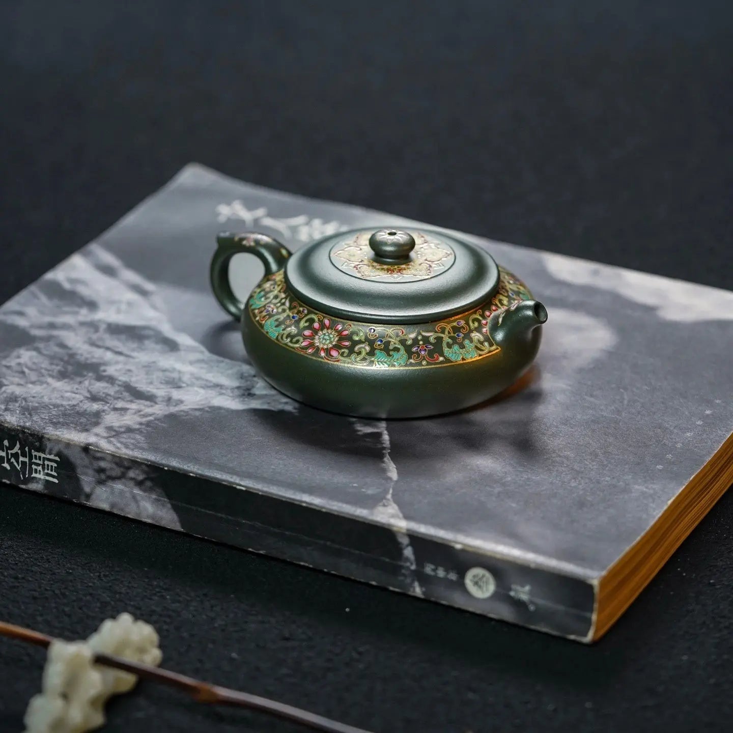 Da Yun Xu Bian 130cc - Yixing Handmade Teapot 江苏宜兴
