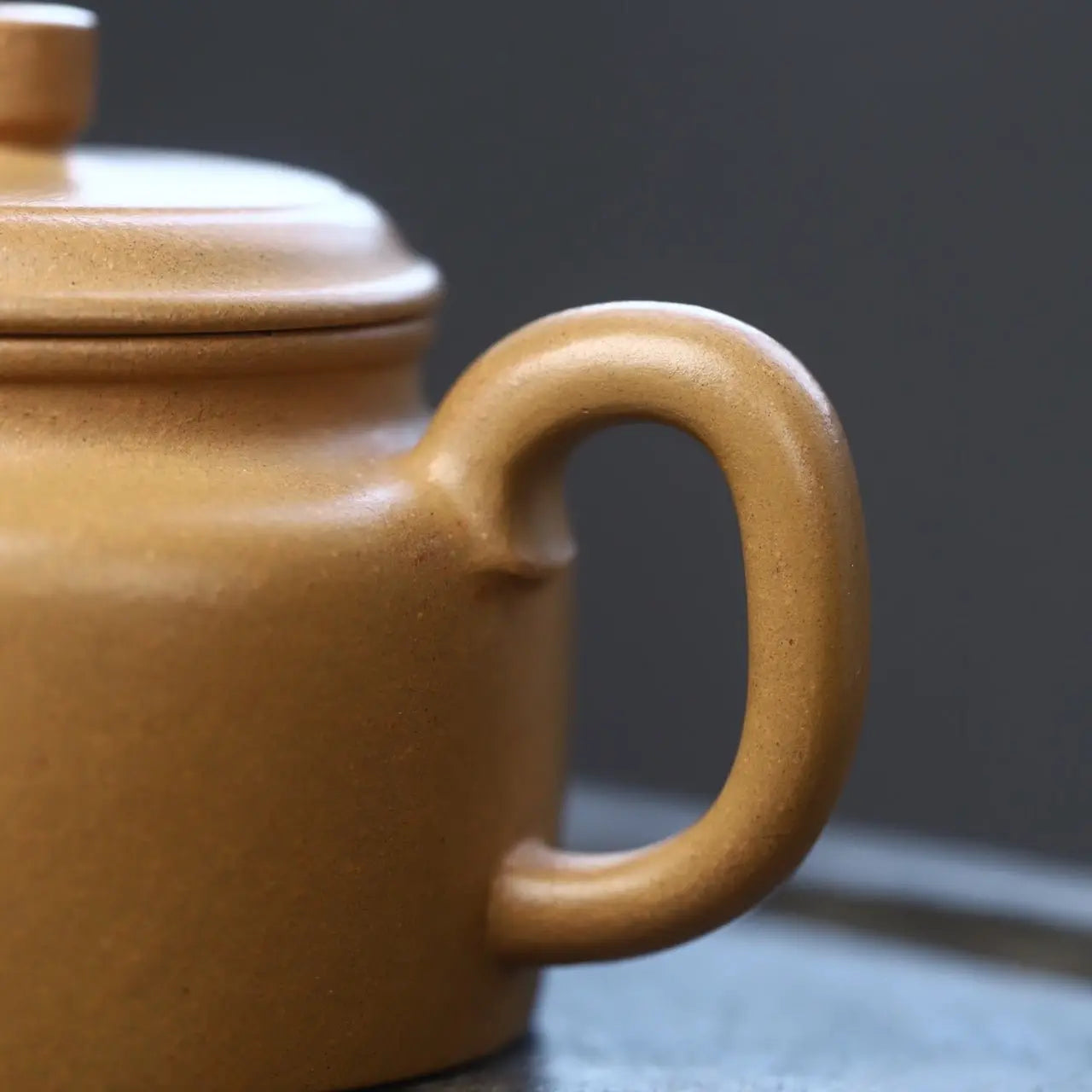 De Zhong 120cc - Yixing Handmade Teapot 江苏宜兴
