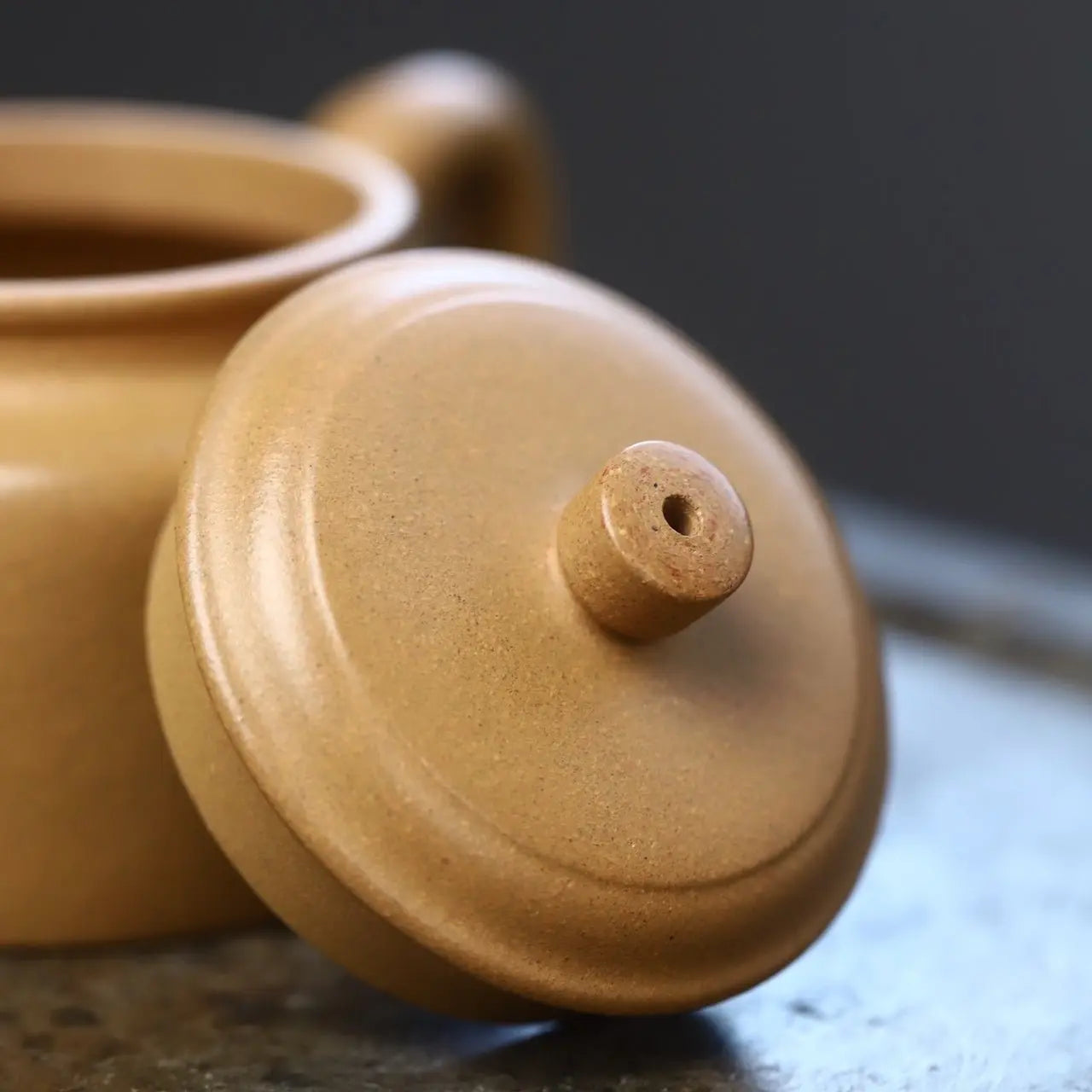De Zhong 120cc - Yixing Handmade Teapot 江苏宜兴