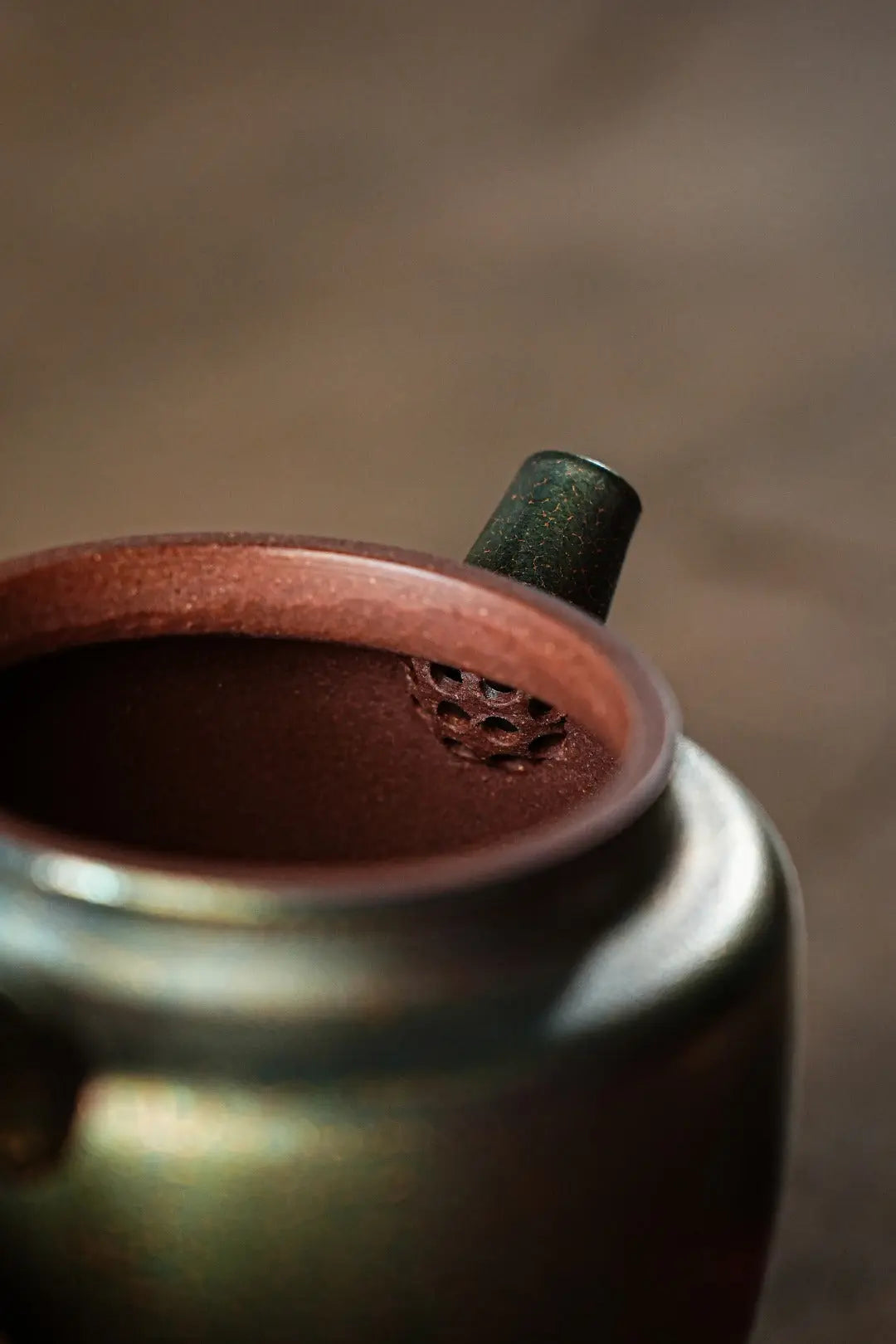 De Zhong 130cc - Yixing Handmade Teapot 江苏宜兴