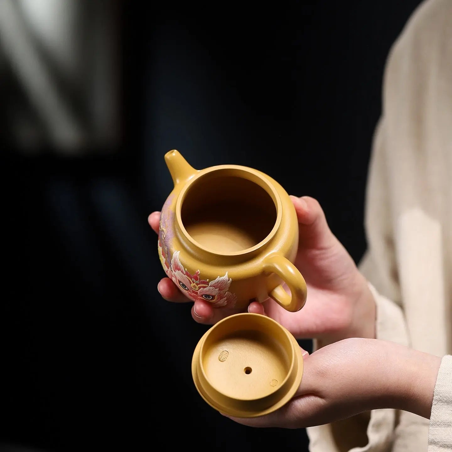 De Zhong 220cc - Yixing Handmade Teapot 江苏宜兴