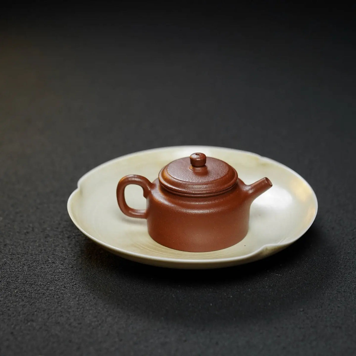 De Zhong 60cc - Yixing Handmade Teapot 江苏宜兴