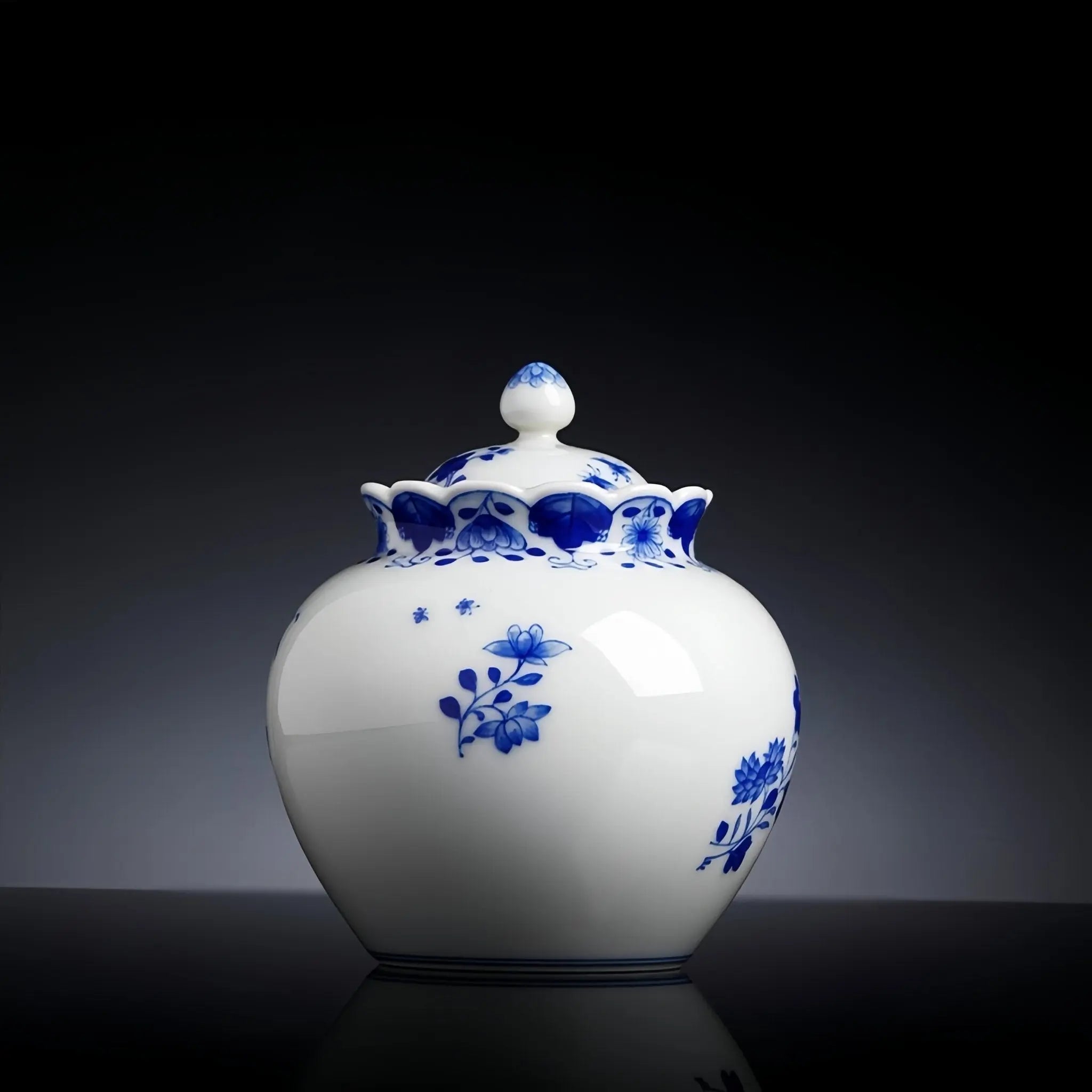 Die Lian Hua - Jing De Zhen Porcelain Tea Caddy zycschina