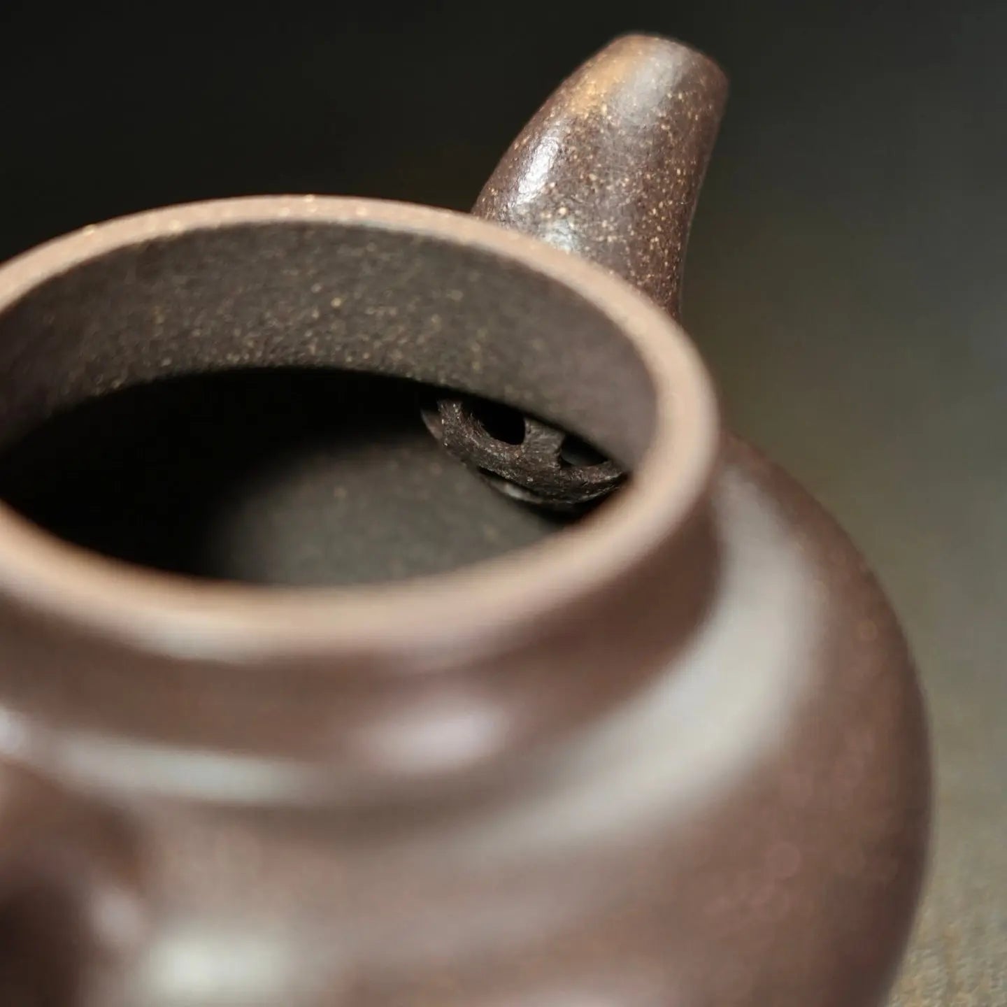 Duo Qiu 100cc - Yixing Handmade Teapot 江苏宜兴
