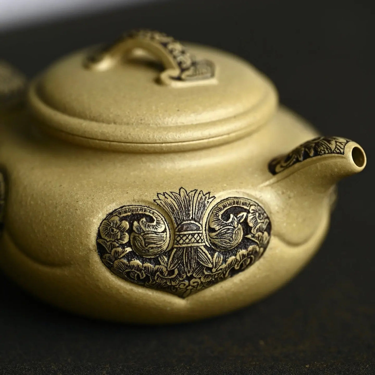 Fang Gu Ru Yi 200cc - Yixing Handmade Teapot 江苏宜兴