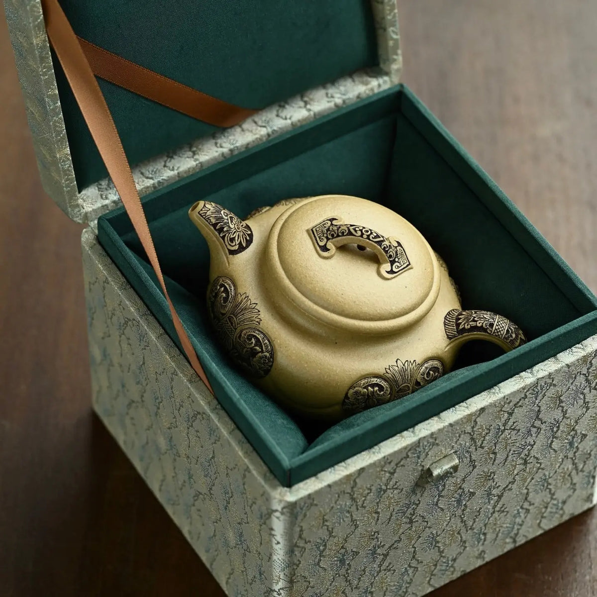 Fang Gu Ru Yi 200cc - Yixing Handmade Teapot 江苏宜兴
