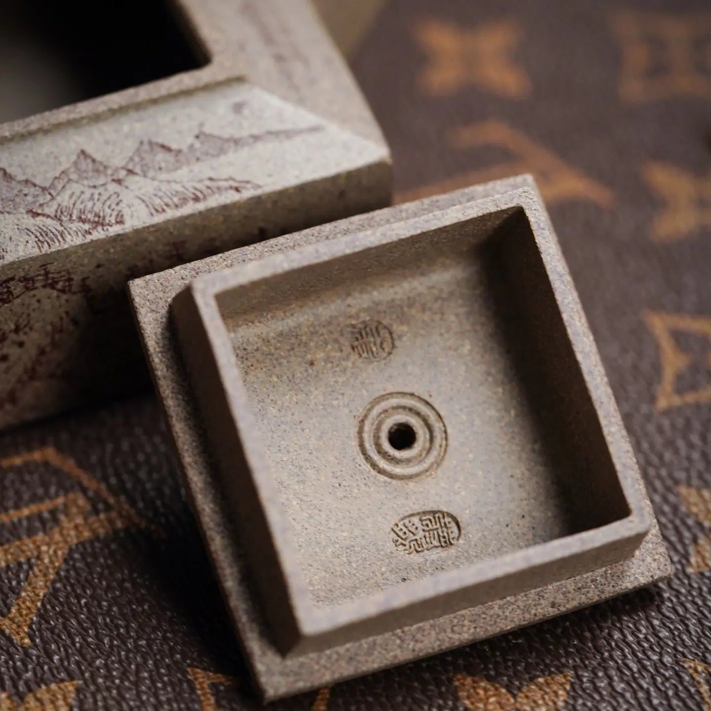 Fang Shan Yi Shi 150cc - Yixing Handmade Teapot 江苏宜兴