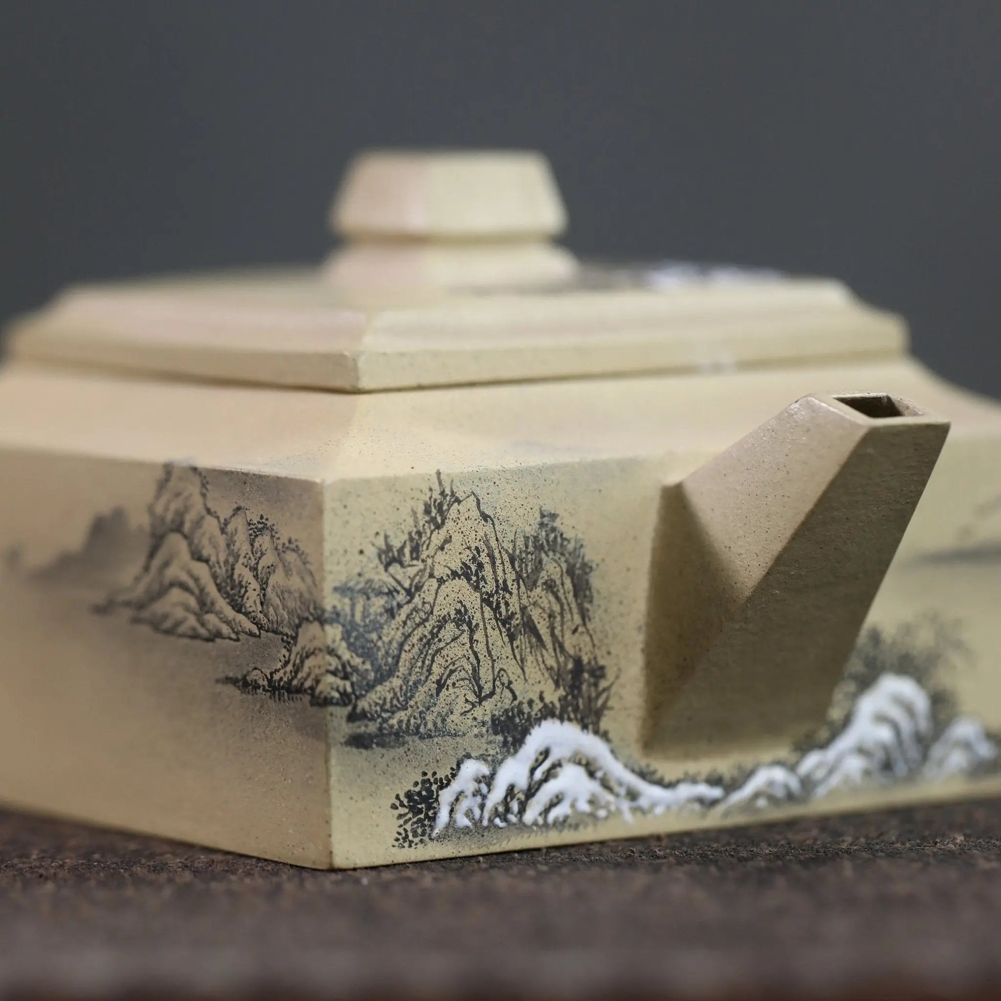 Fang Shan Yi Shi 170cc - Yixing Handmade Teapot 江苏宜兴
