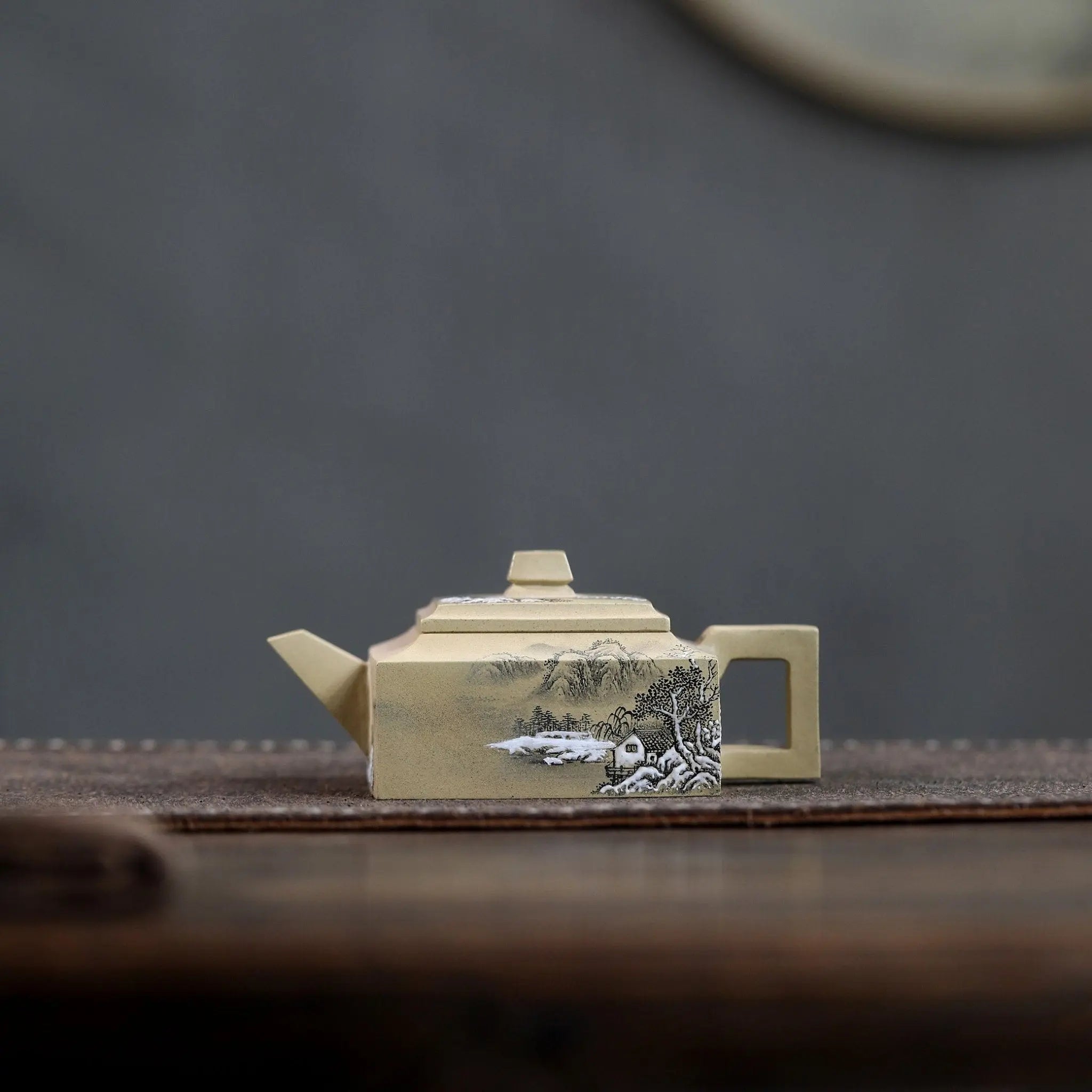Fang Shan Yi Shi 170cc - Yixing Handmade Teapot 江苏宜兴
