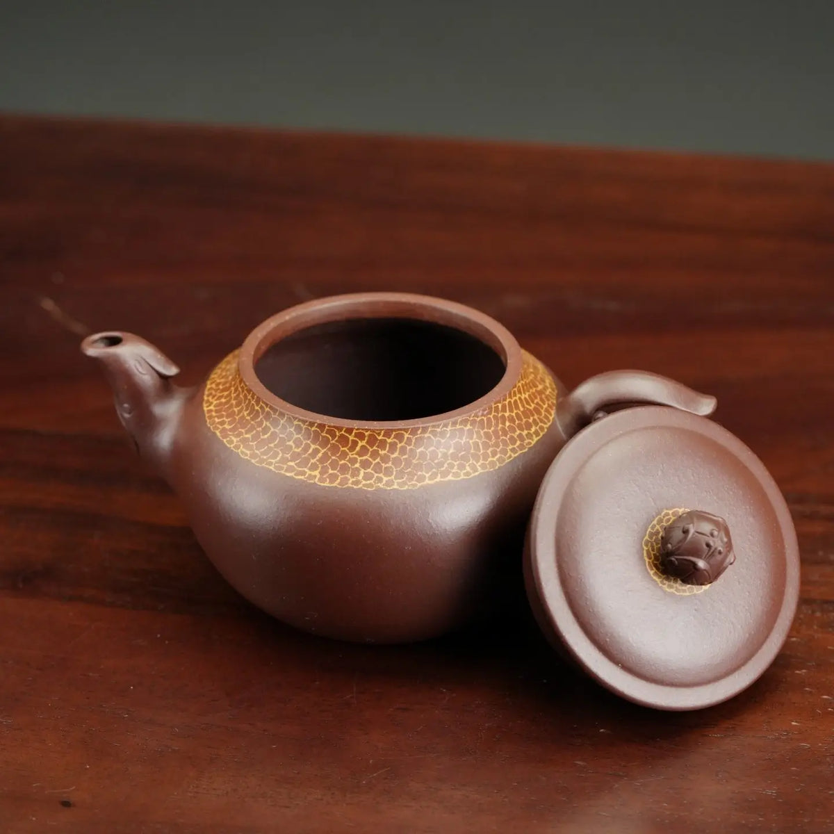 Feng Guan 225cc - Yixing Handmade Teapot 【DM for price】 江苏宜兴