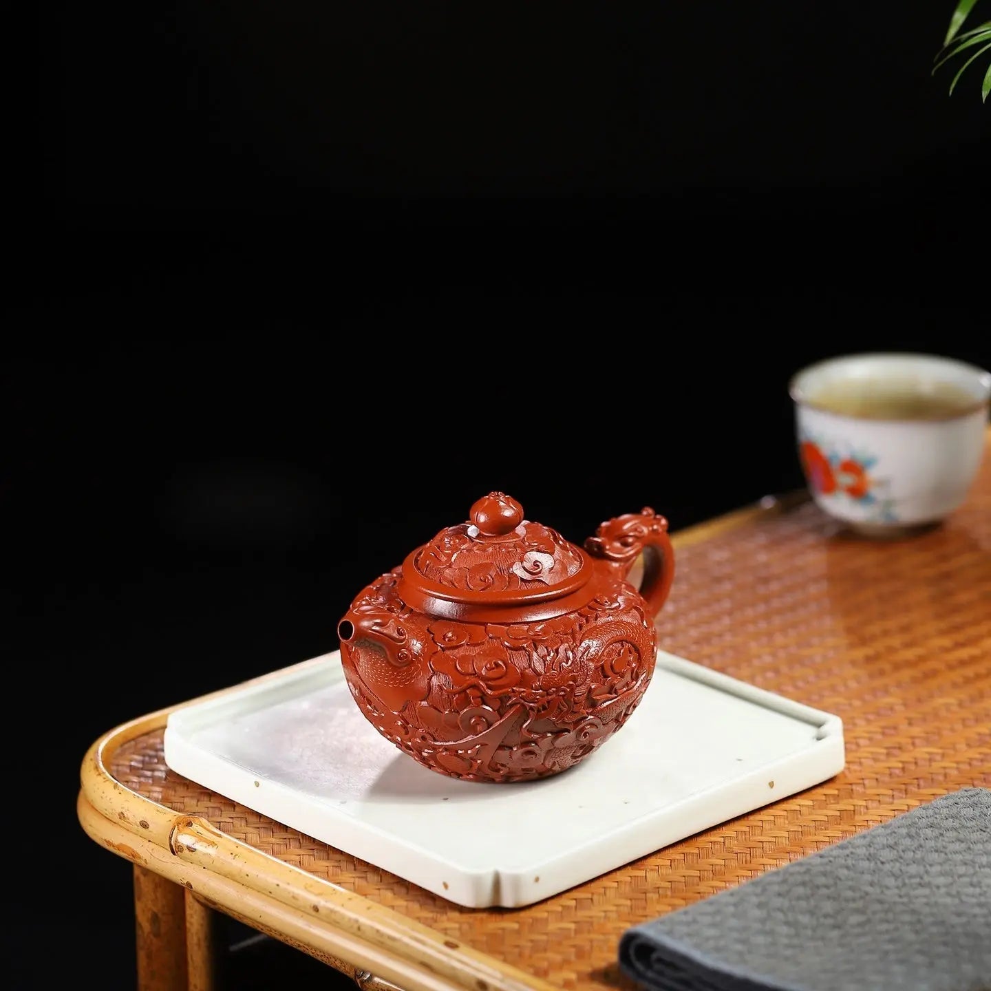 Fu DIao Lian Zi 210cc - Yixing Handmade Teapot 江苏宜兴