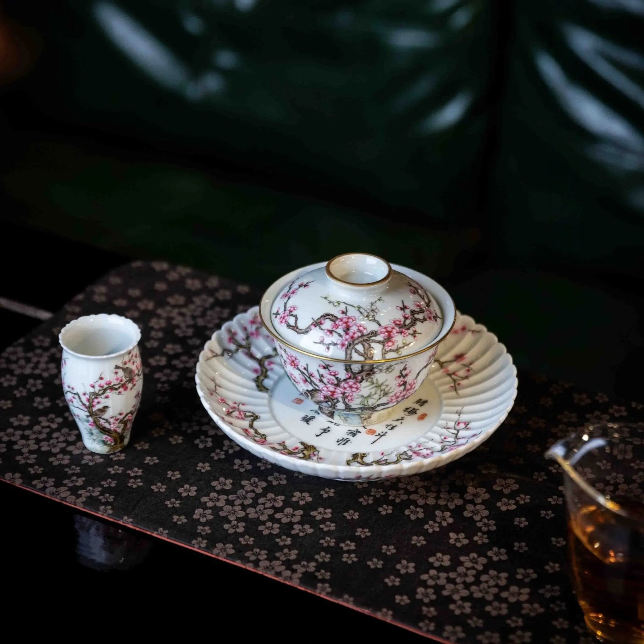 Fu Gui Tong Chun 200cc - Jing De Zhen Porcelain Gaiwan zycschina
