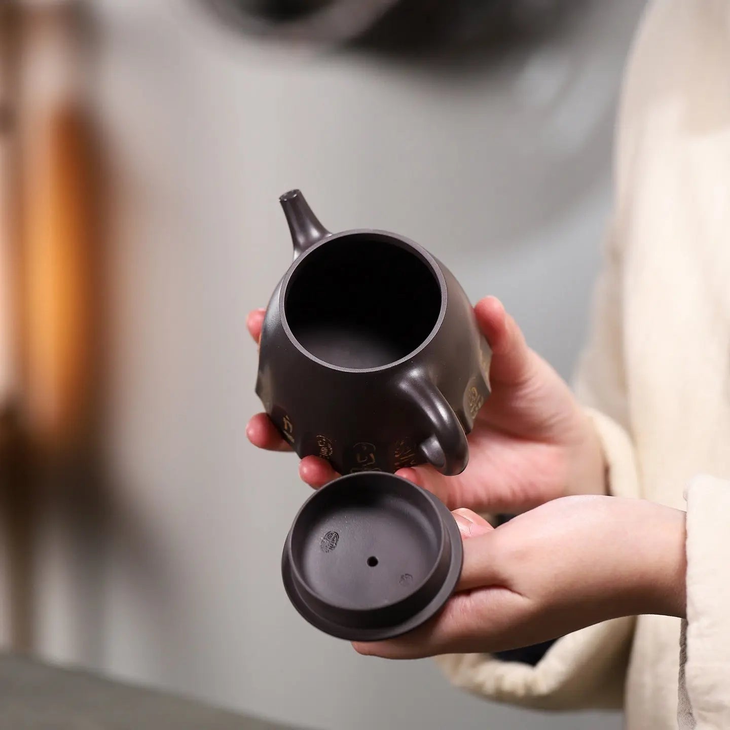 Gao Shi Piao 180cc - Yixing Handmade Teapot 江苏宜兴