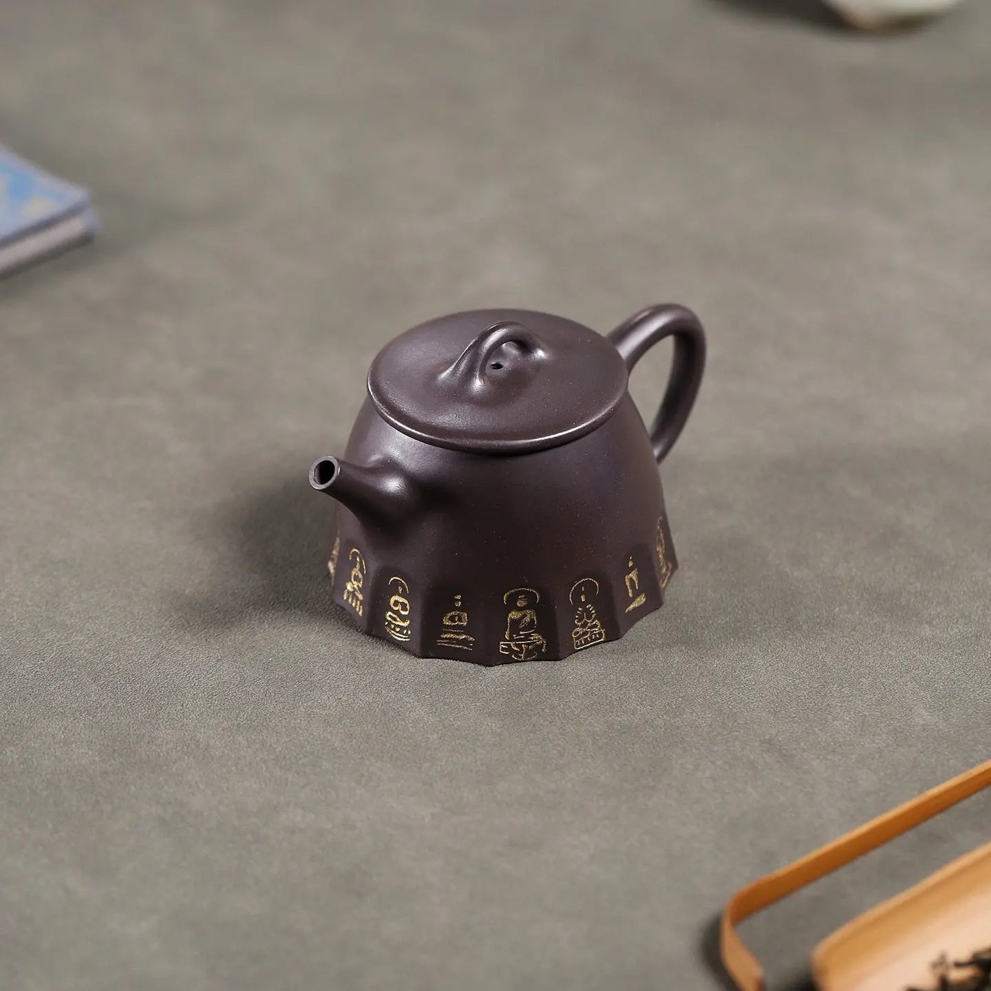 Gao Shi Piao 180cc - Yixing Handmade Teapot 江苏宜兴