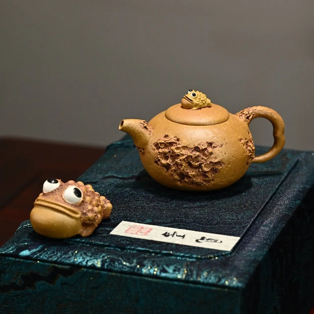 Gong Chun 160cc - Yixing Handmade Teapot 江苏宜兴