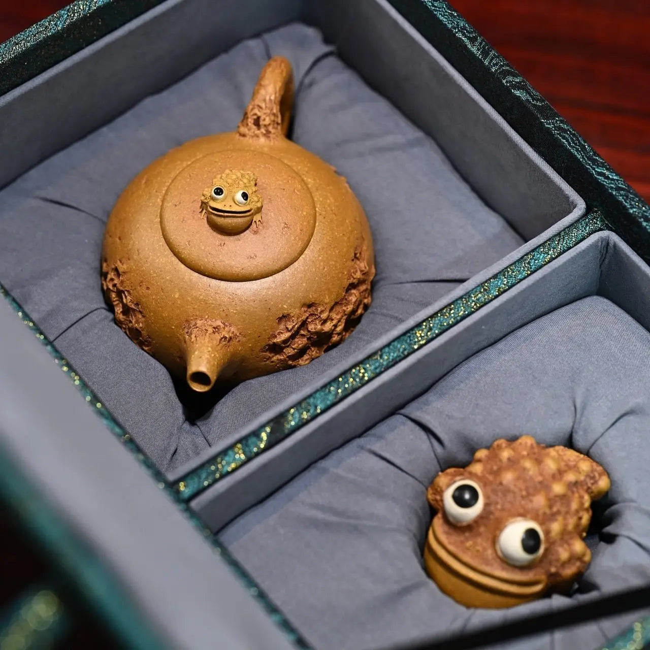 Gong Chun 160cc - Yixing Handmade Teapot 江苏宜兴